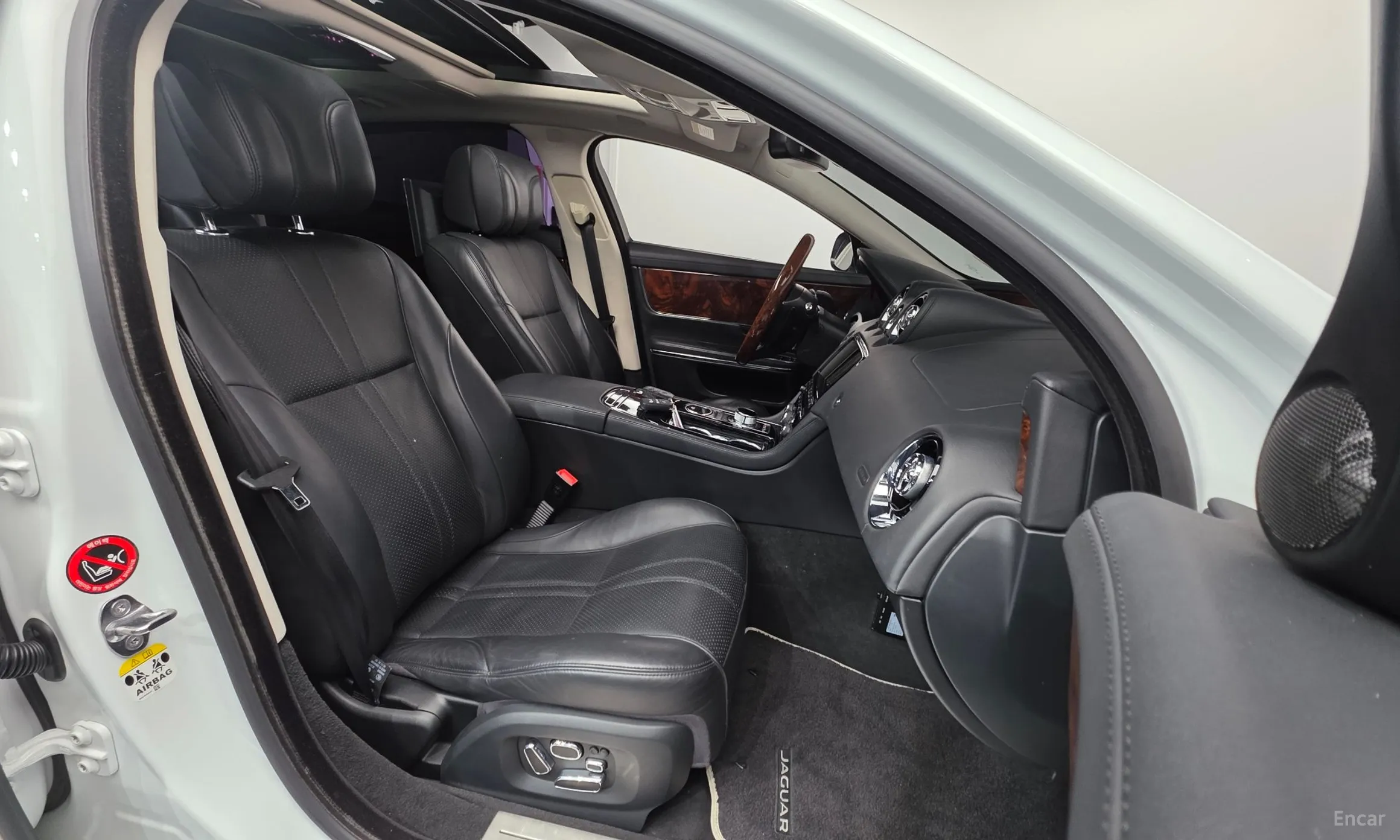 Jaguar All New XJ превью 10