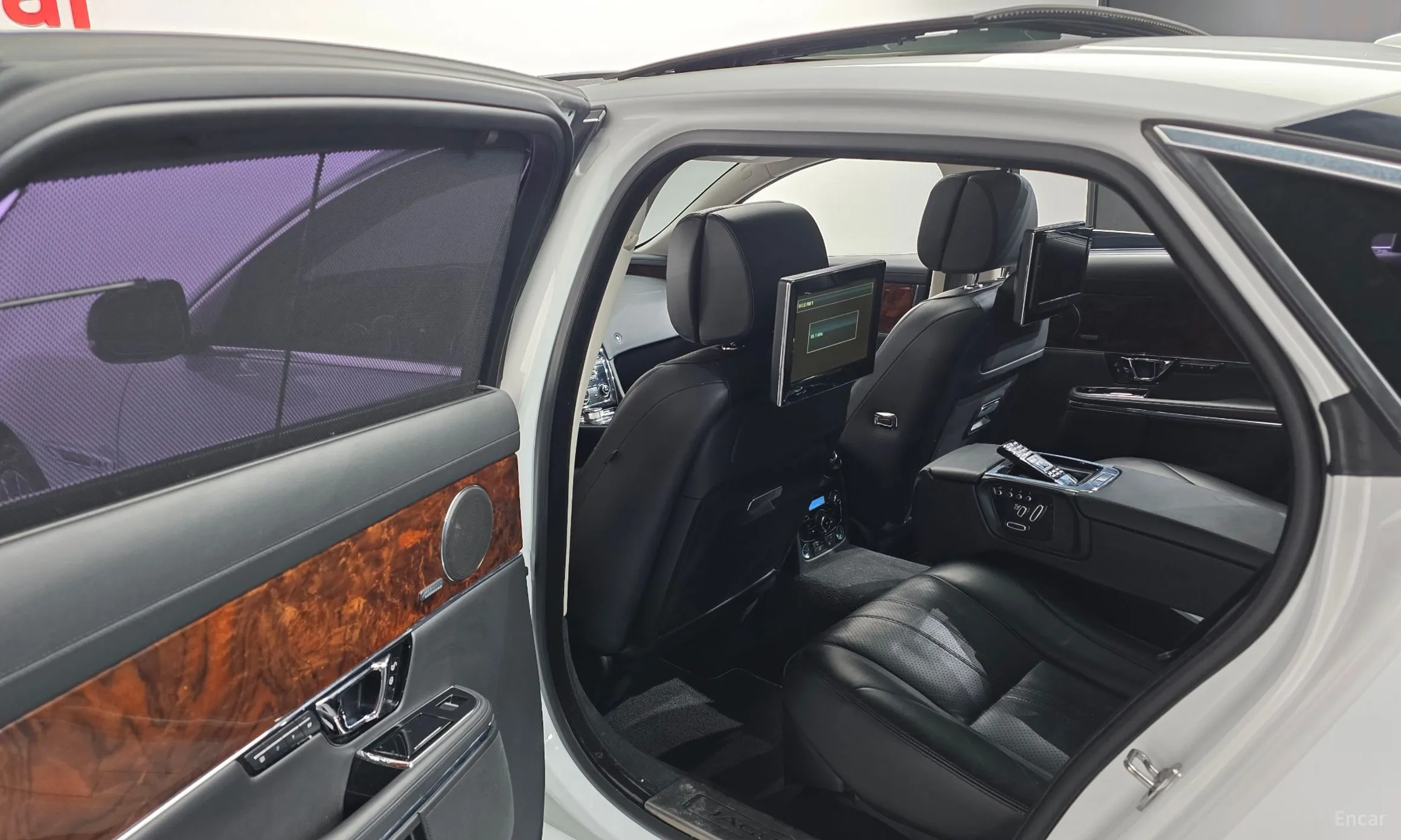 Jaguar All New XJ превью 17