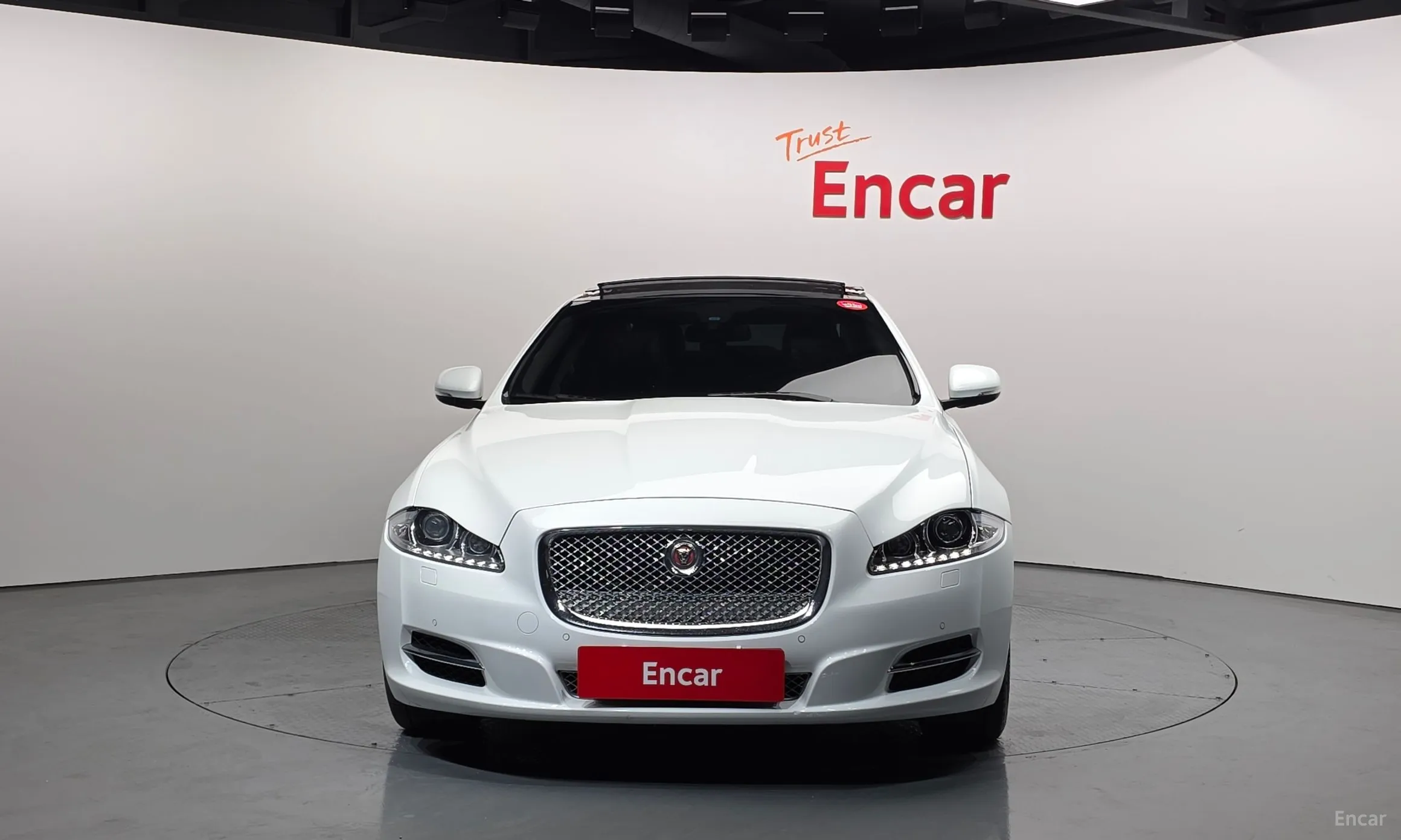Jaguar All New XJ превью 3