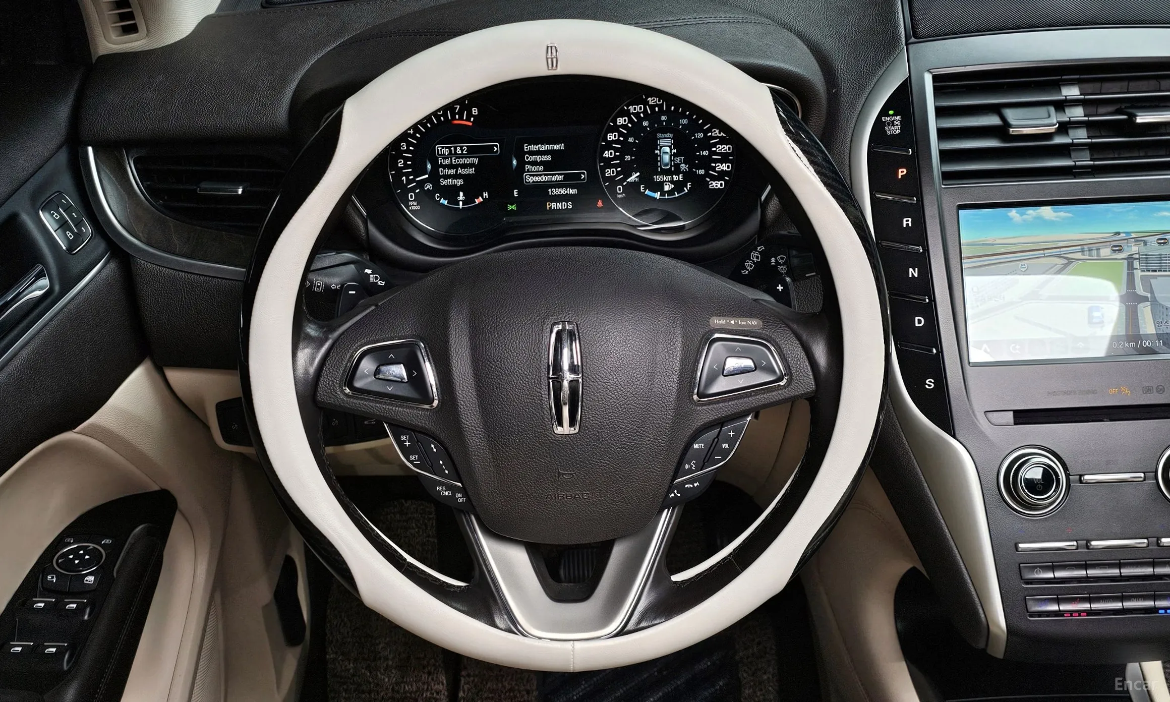 Lincoln MKC превью 13