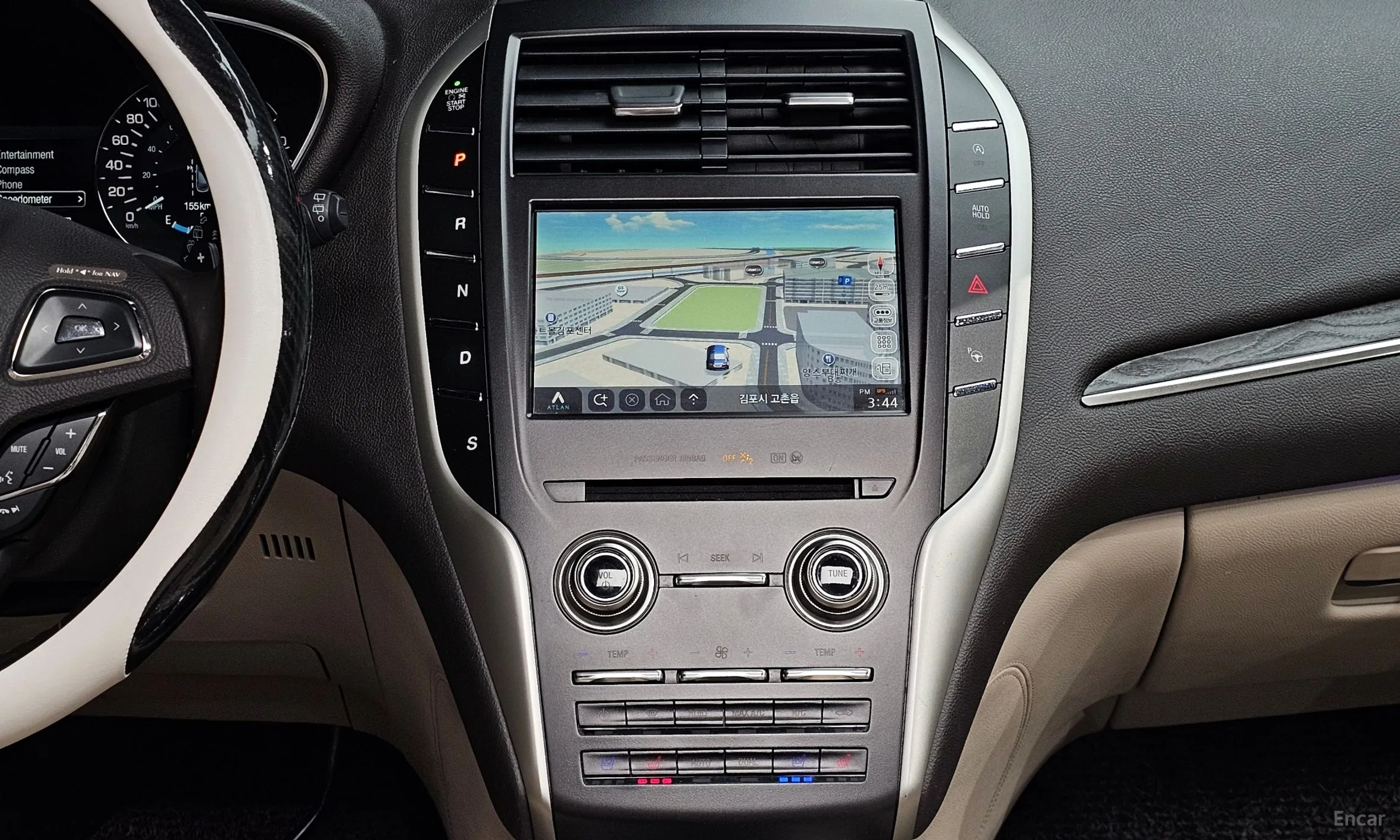 Lincoln MKC превью 14