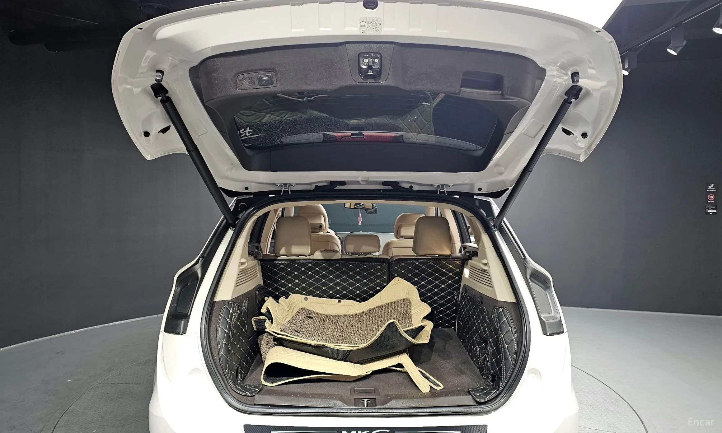 Lincoln MKC превью 20