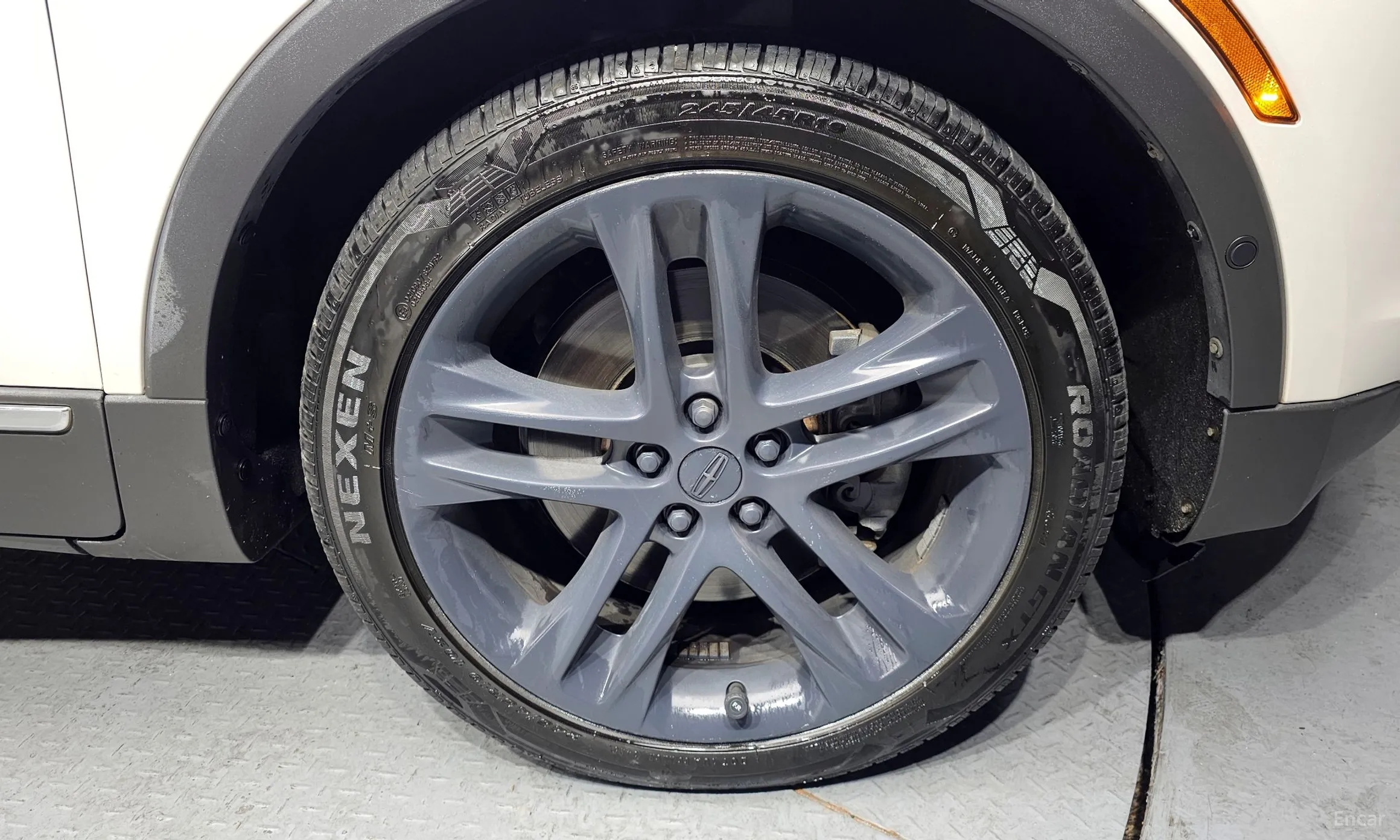 Lincoln MKC превью 5