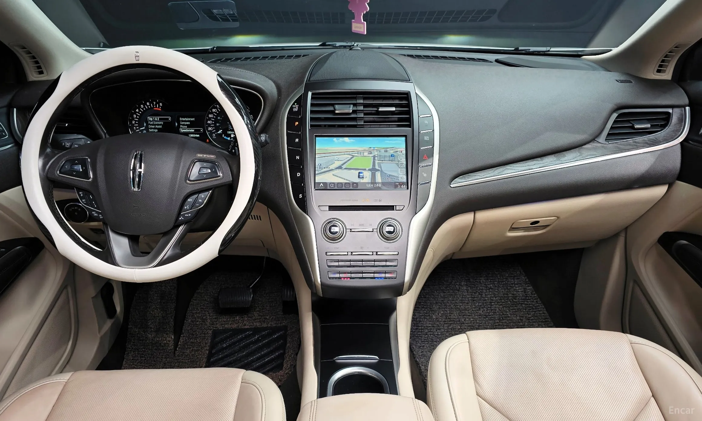 Lincoln MKC превью 7
