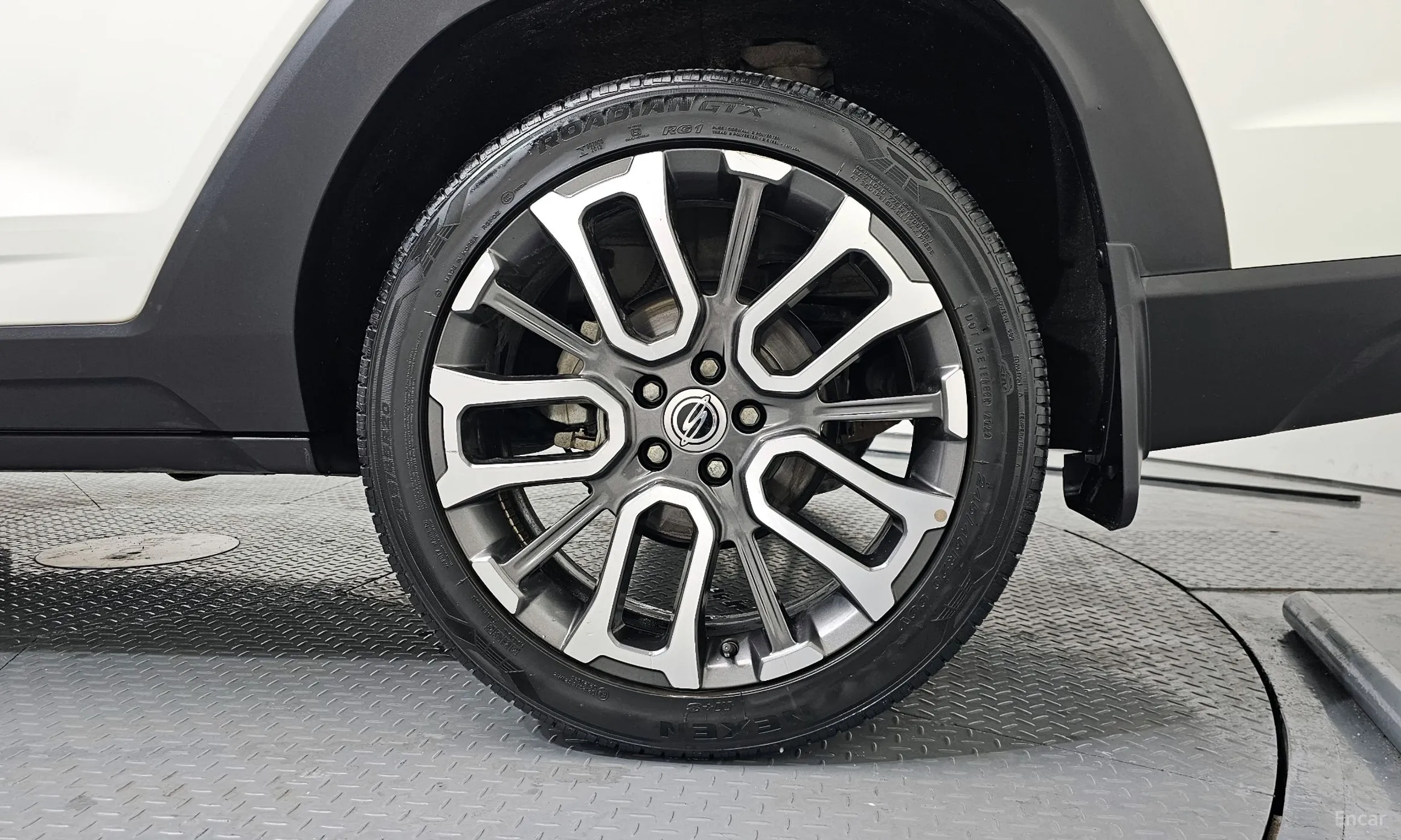 KG Mobility (SsangYong) Torres превью 5