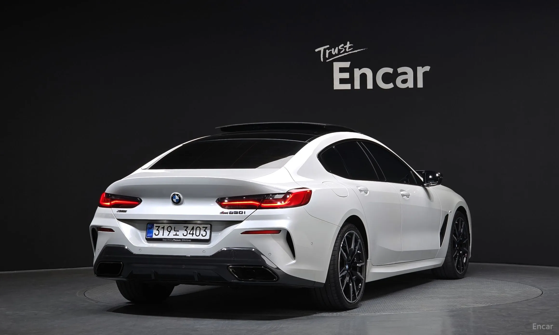 BMW 8-series (G15)