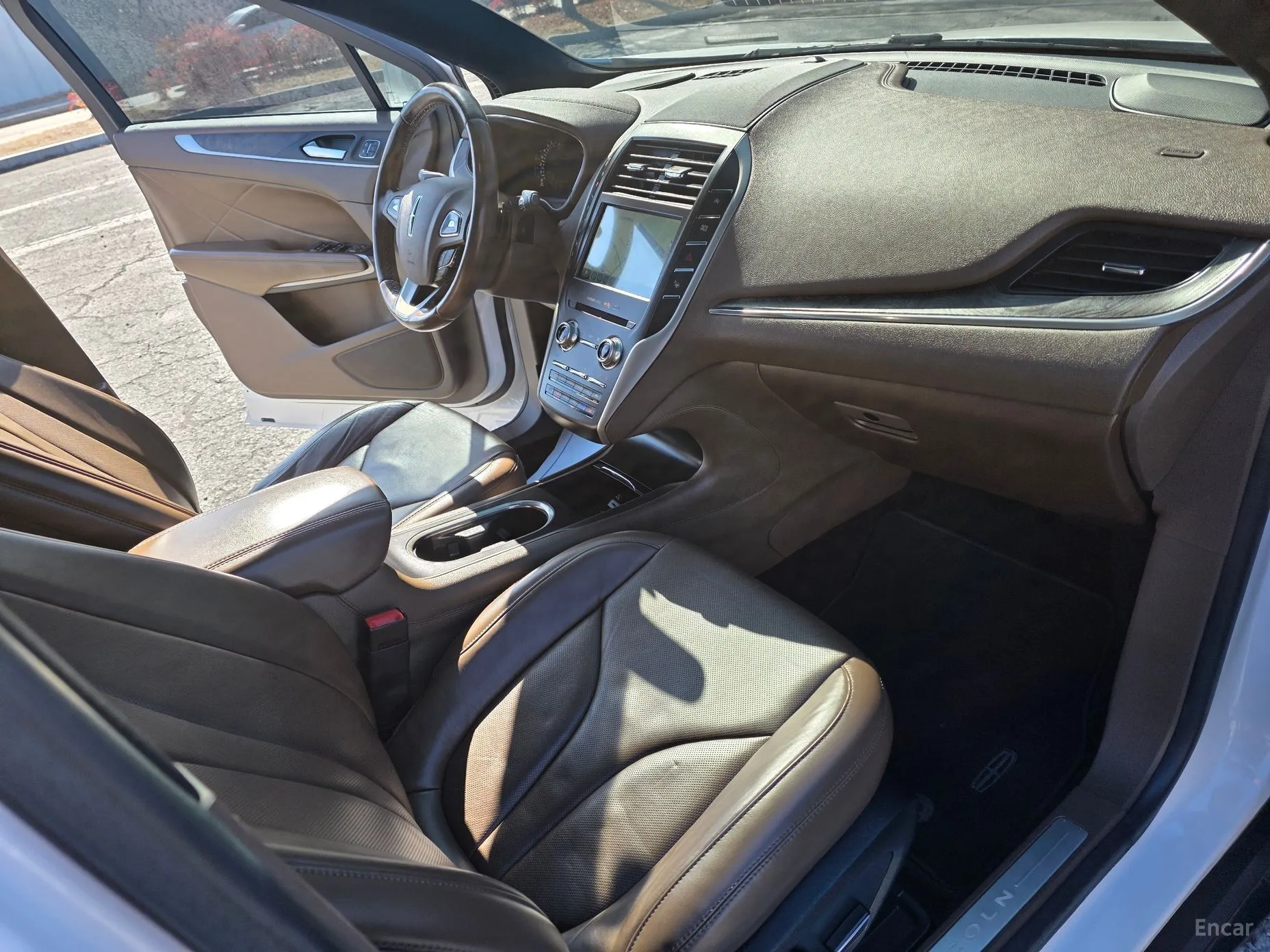 Lincoln MKC превью 12