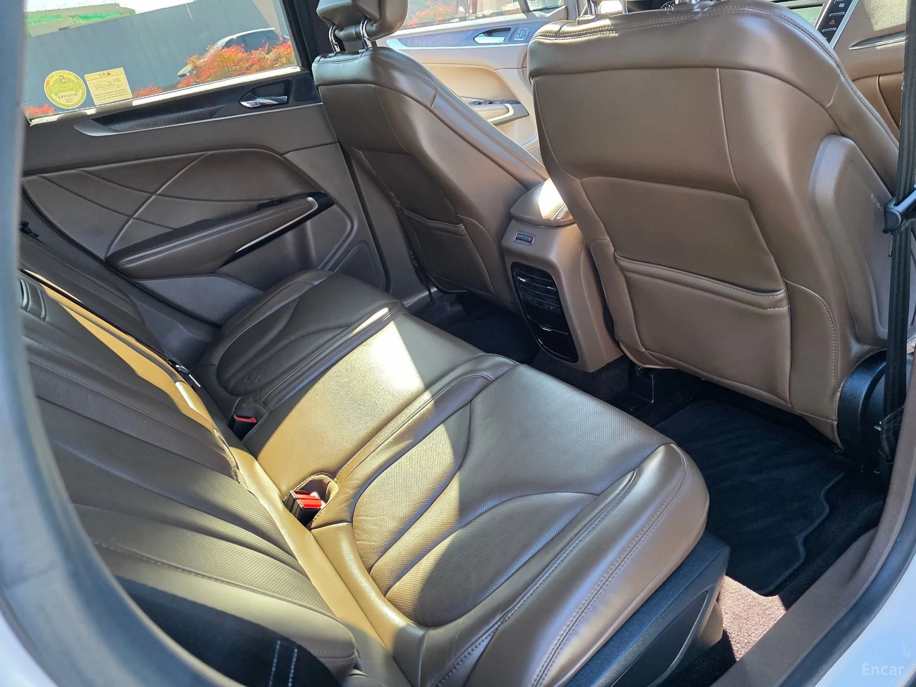 Lincoln MKC превью 13