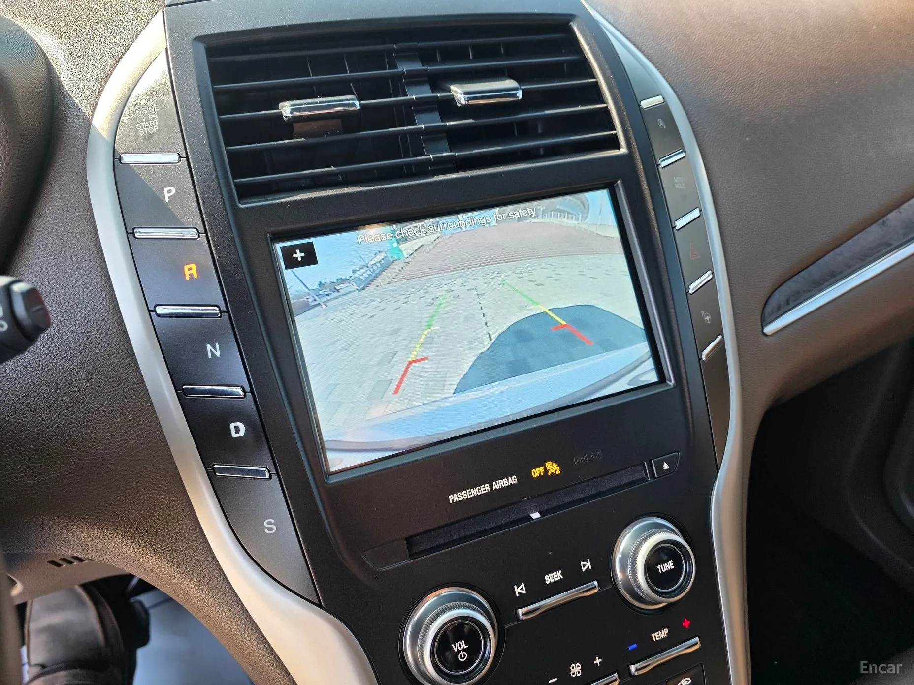 Lincoln MKC превью 14