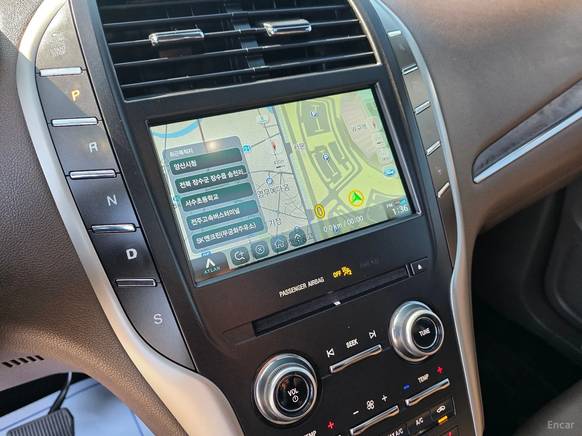 Lincoln MKC превью 15