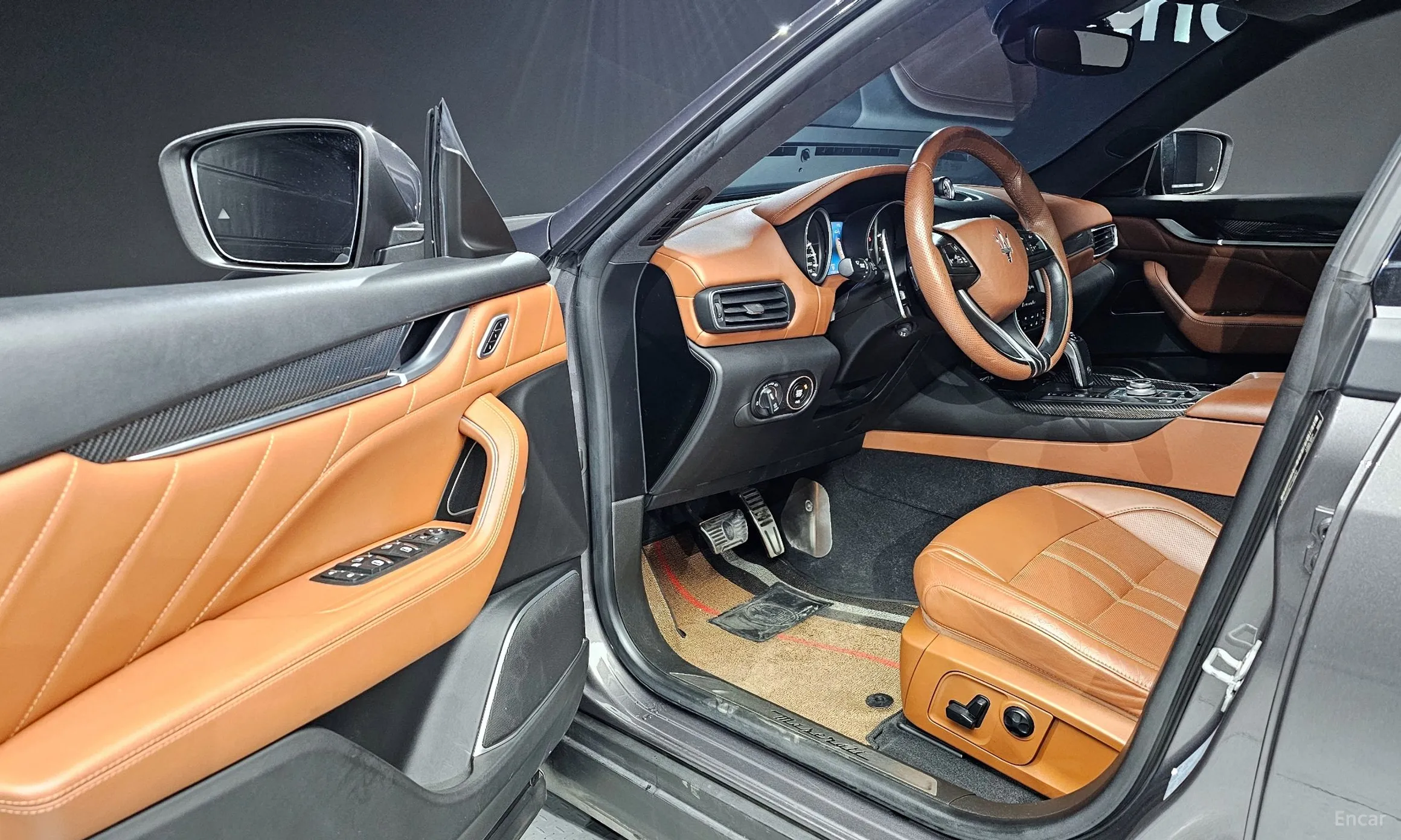 Maserati Levante превью 10