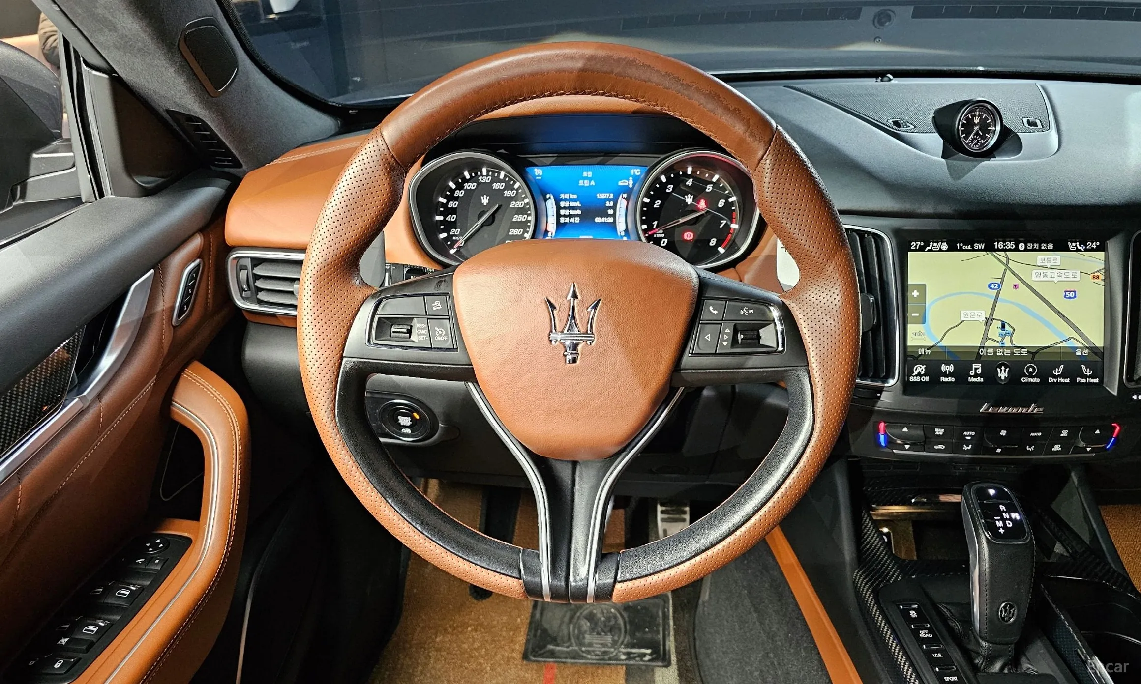 Maserati Levante превью 13