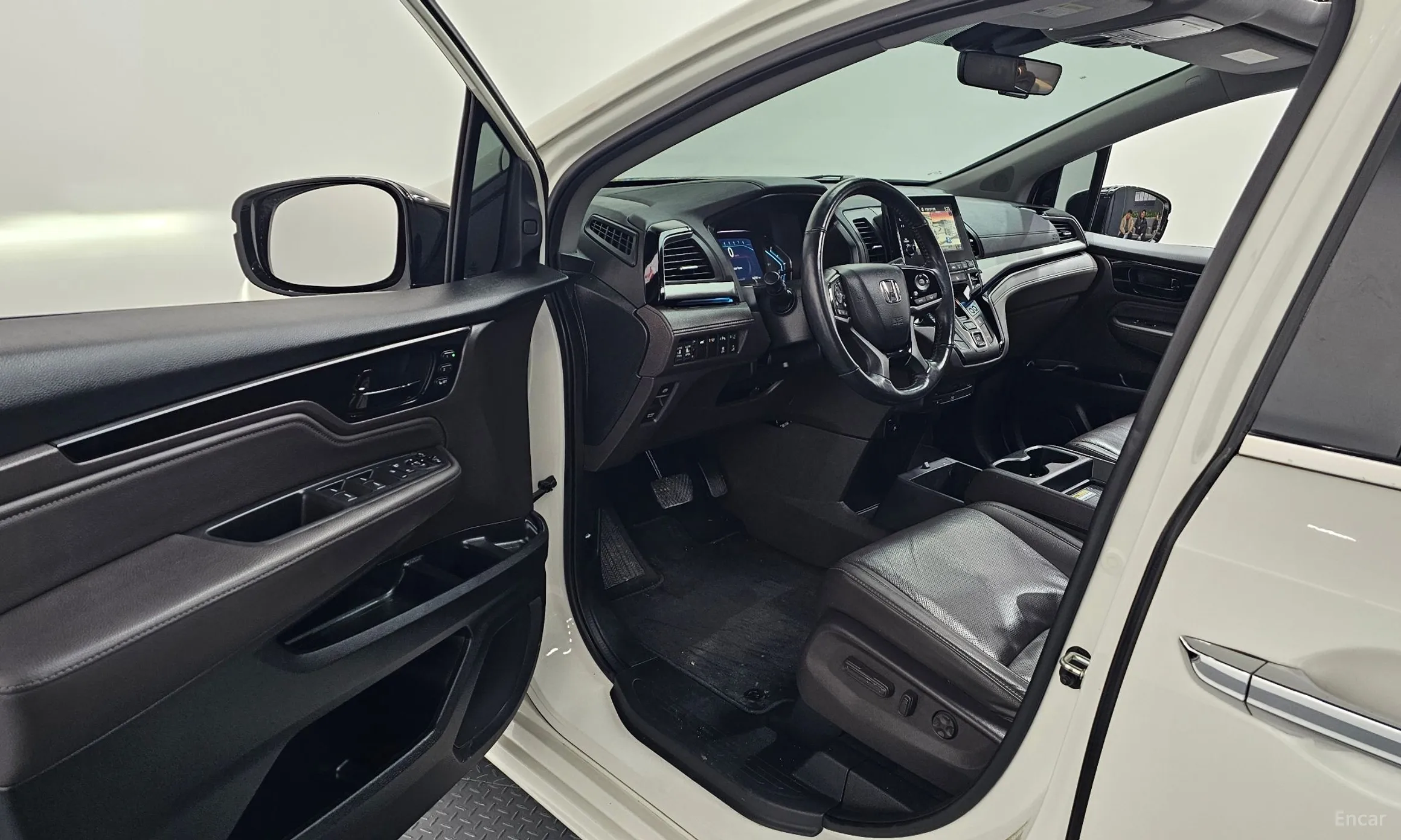 Honda Odyssey превью 10