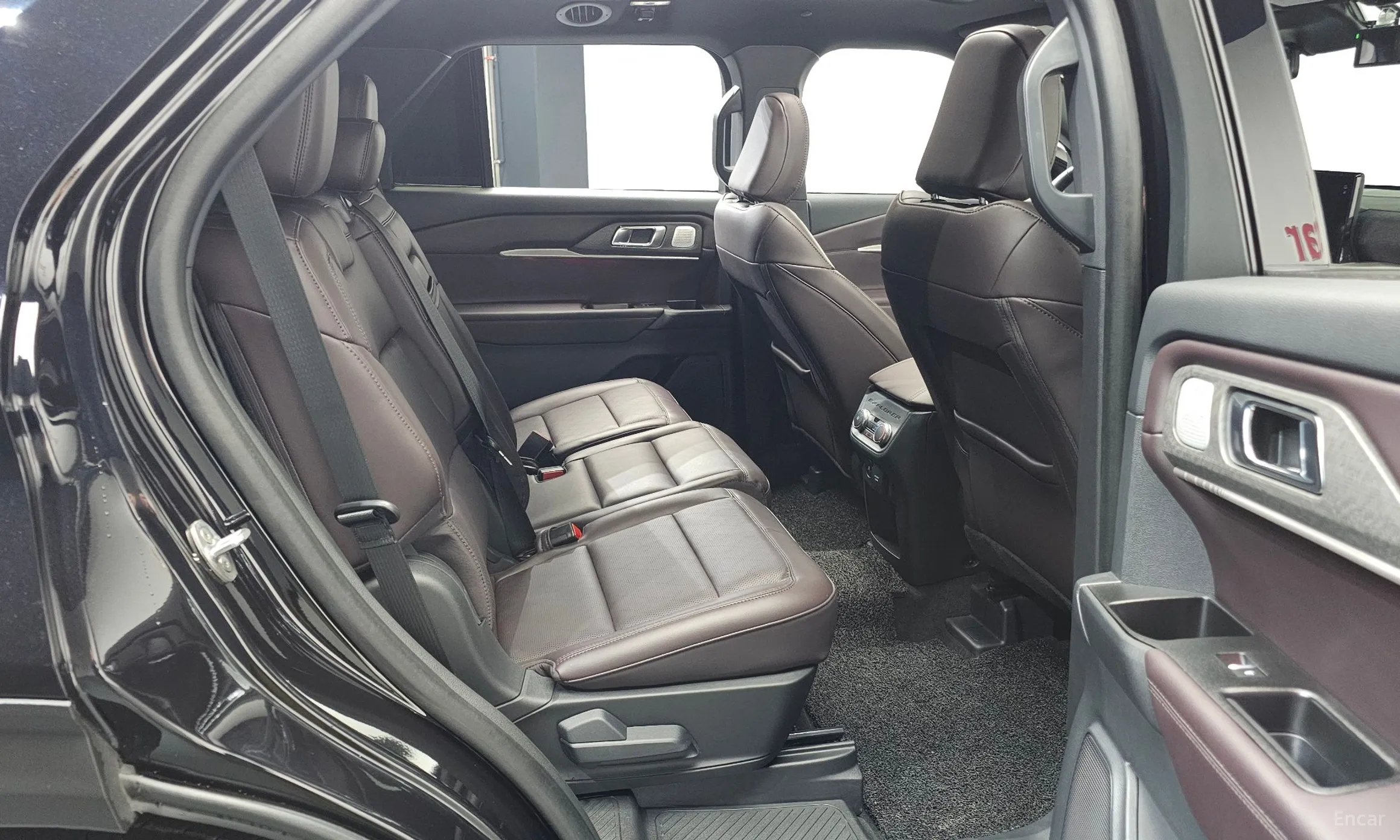 Ford Explorer 6th Generation превью 12