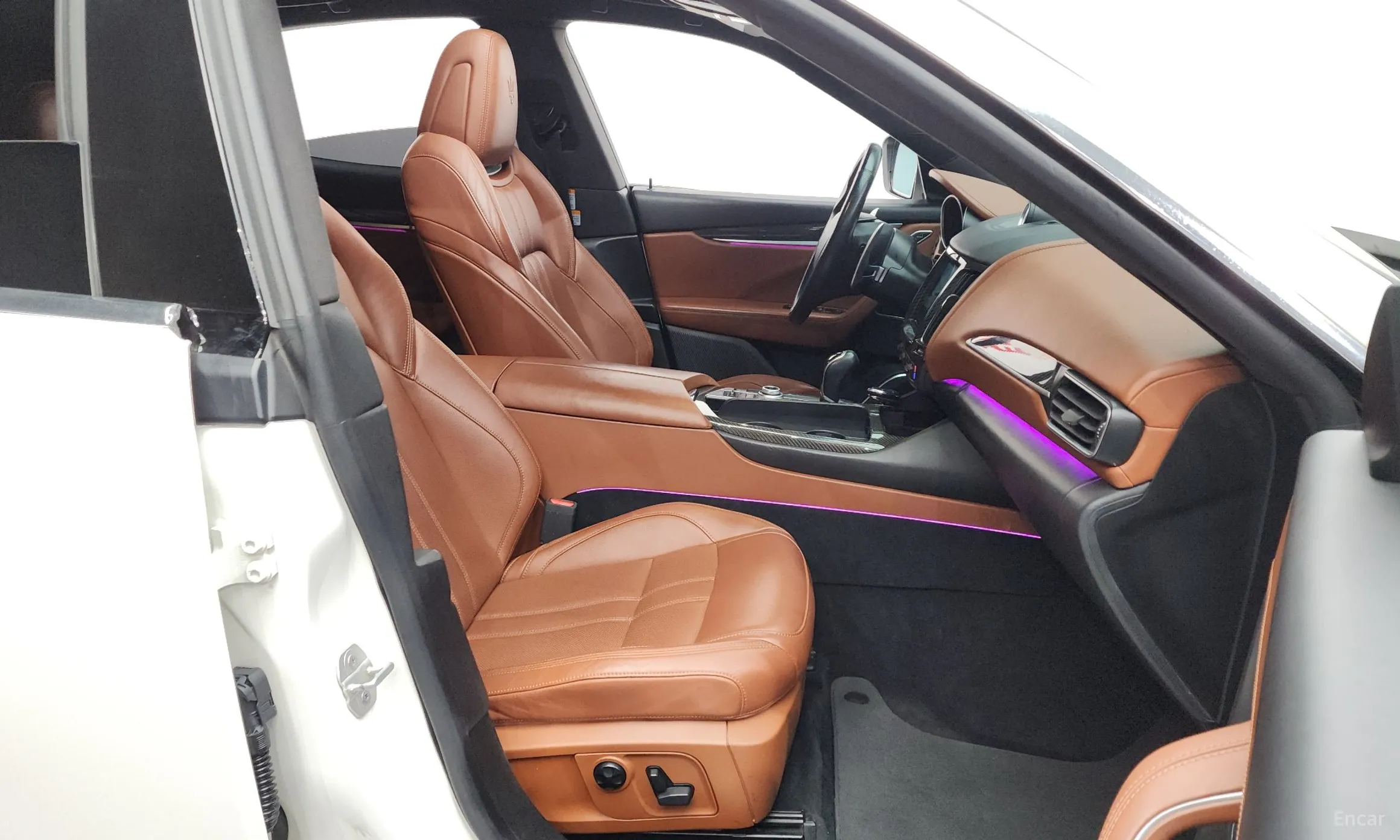 Maserati Levante превью 11
