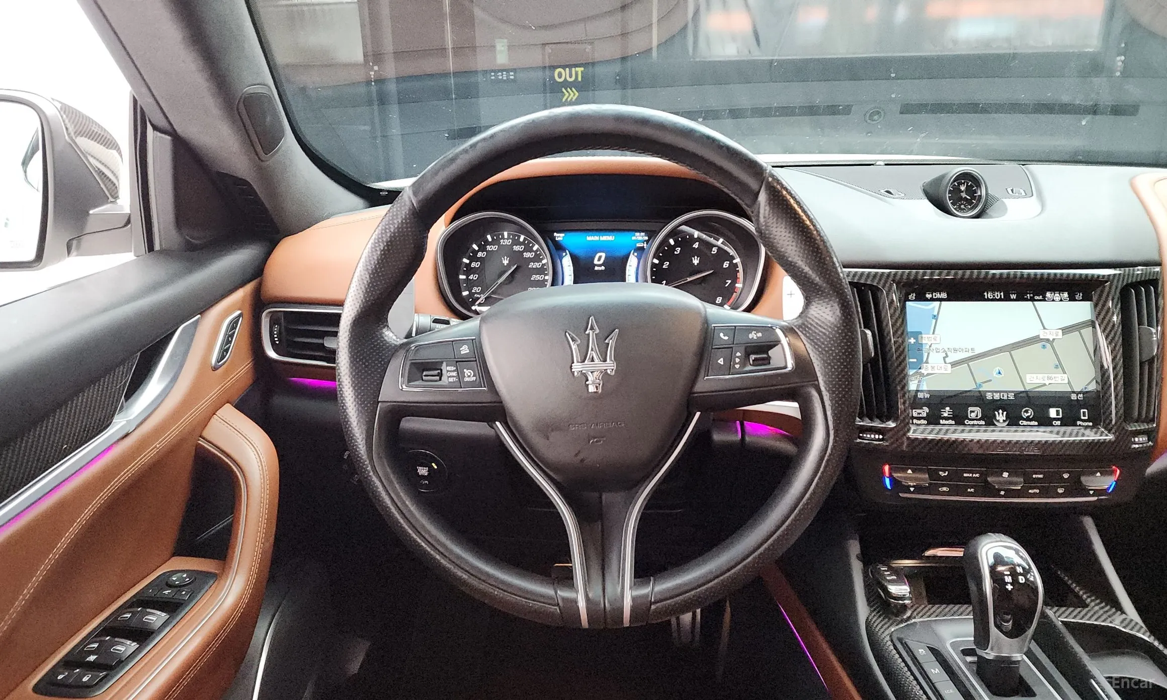 Maserati Levante превью 13