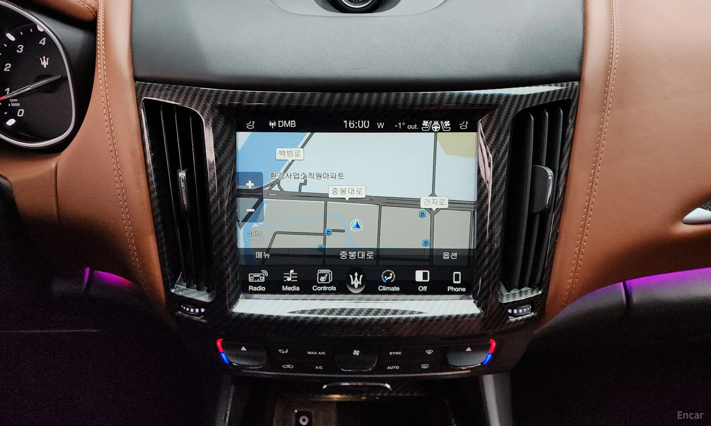 Maserati Levante превью 14
