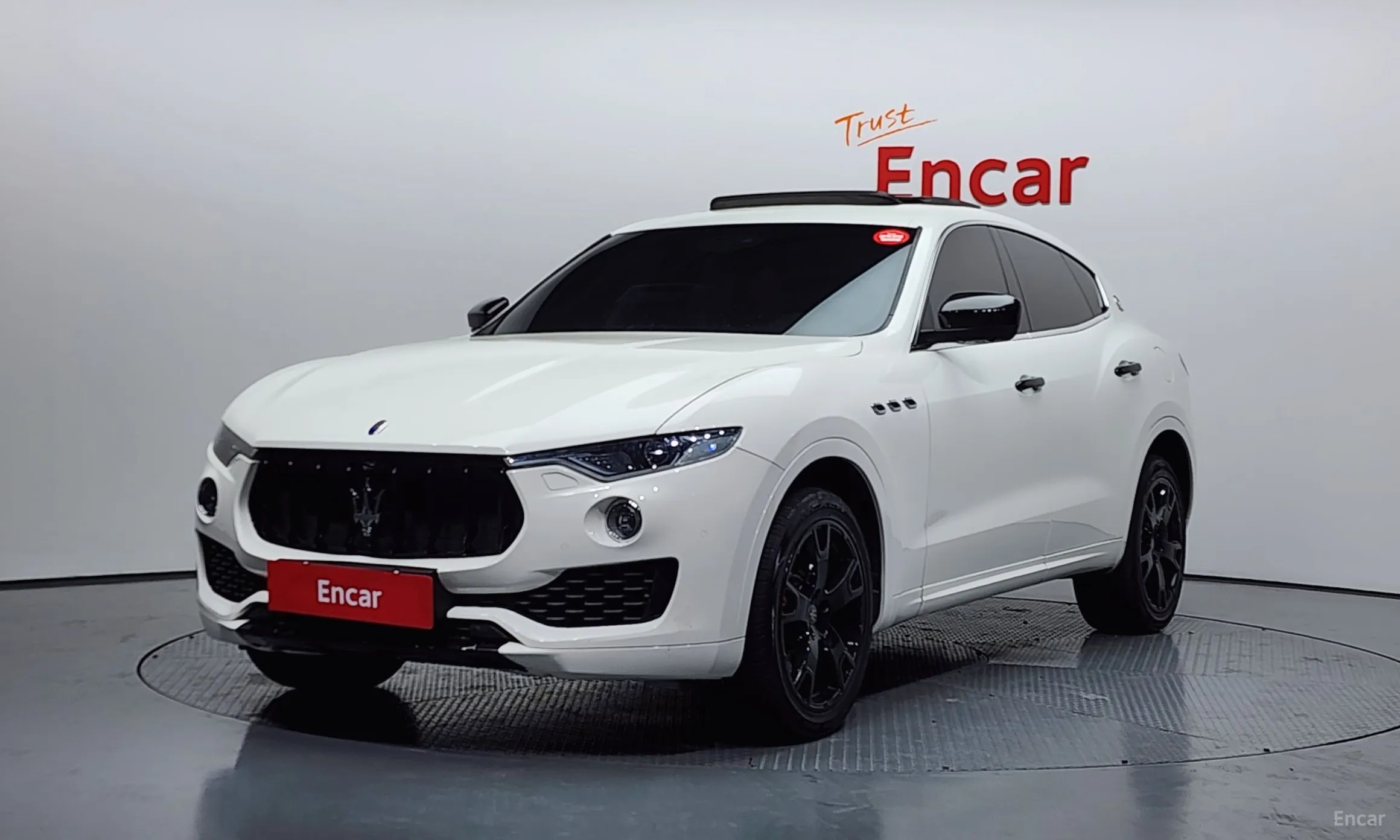 Maserati Levante превью 3