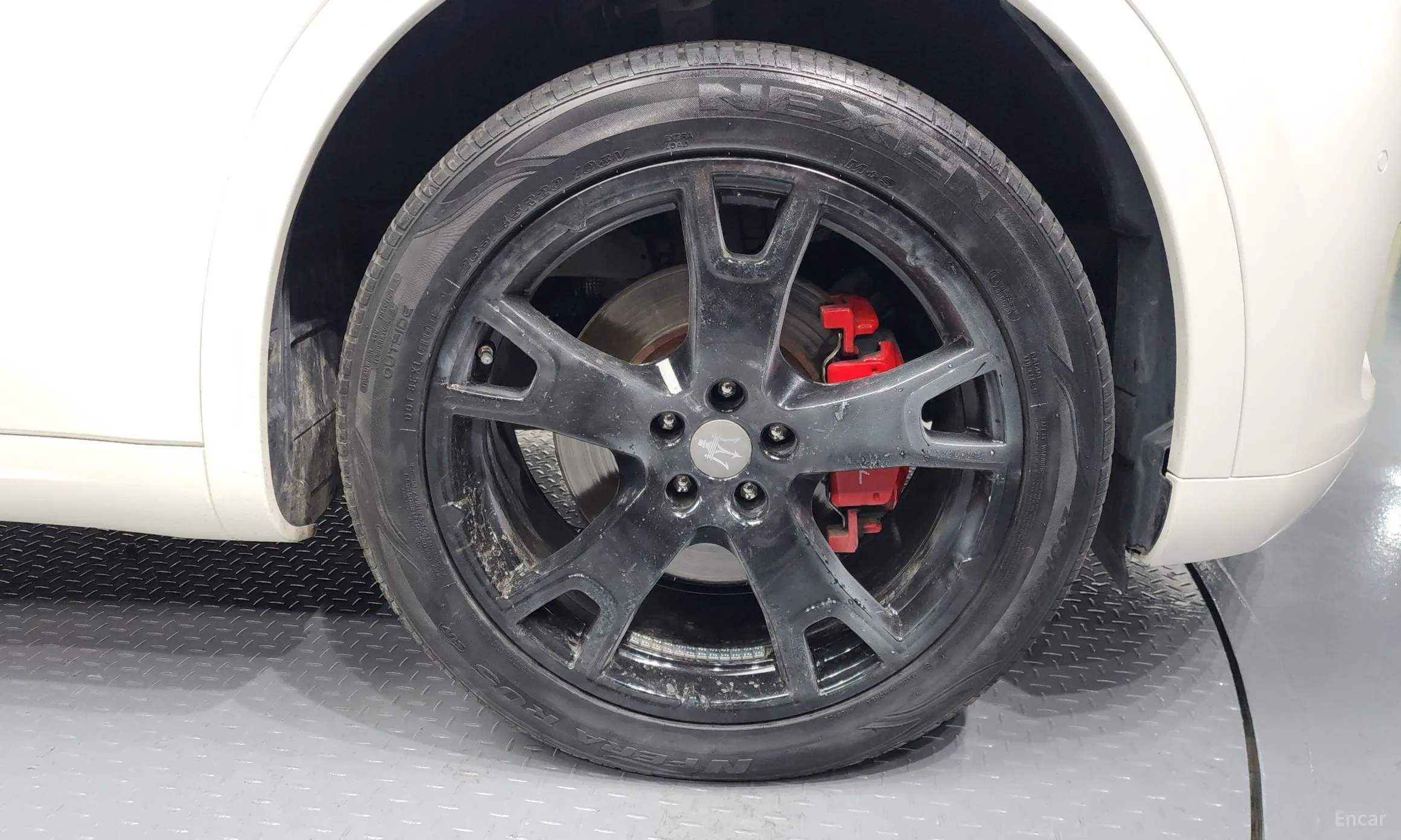Maserati Levante превью 5