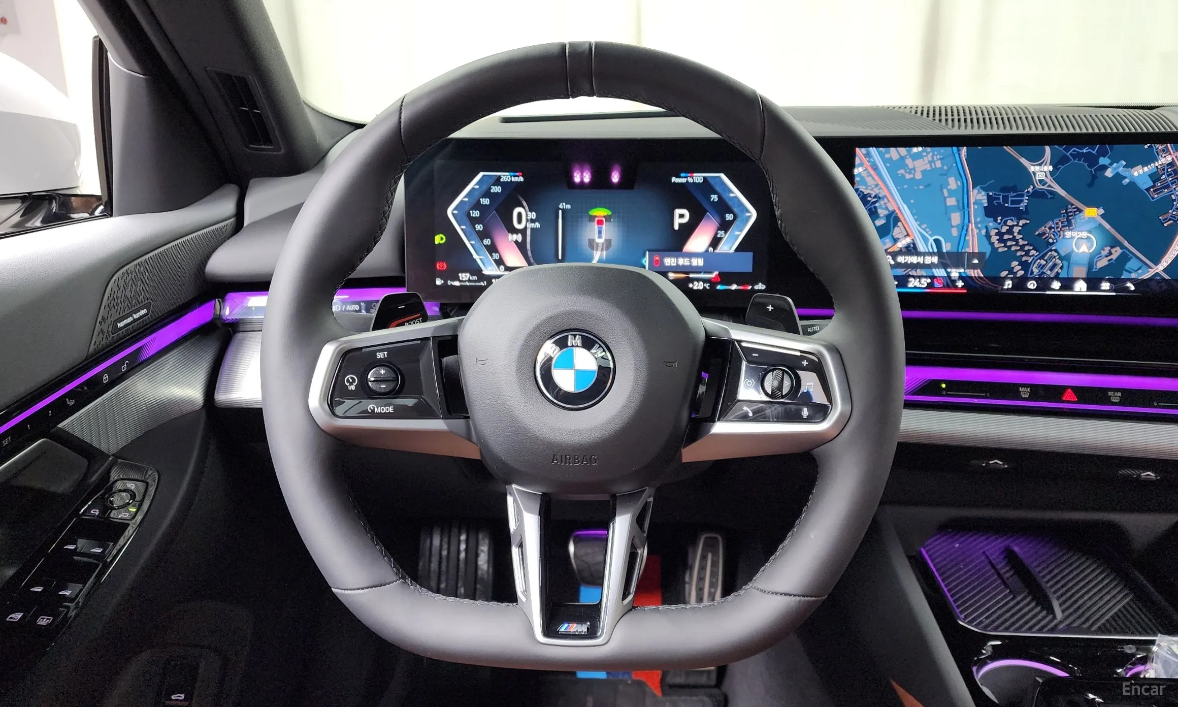 BMW 5 Series (G60) превью 14