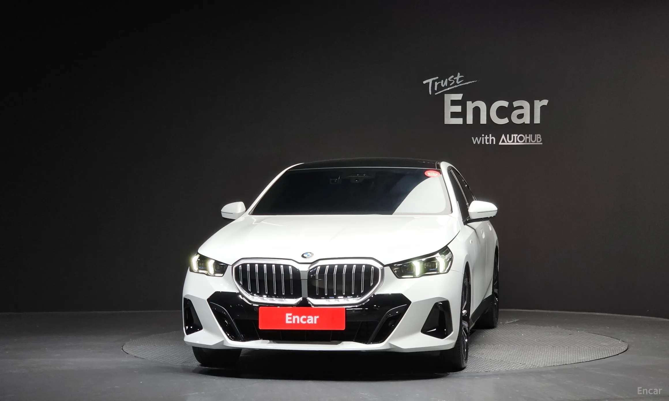 BMW 5 Series (G60) превью 3