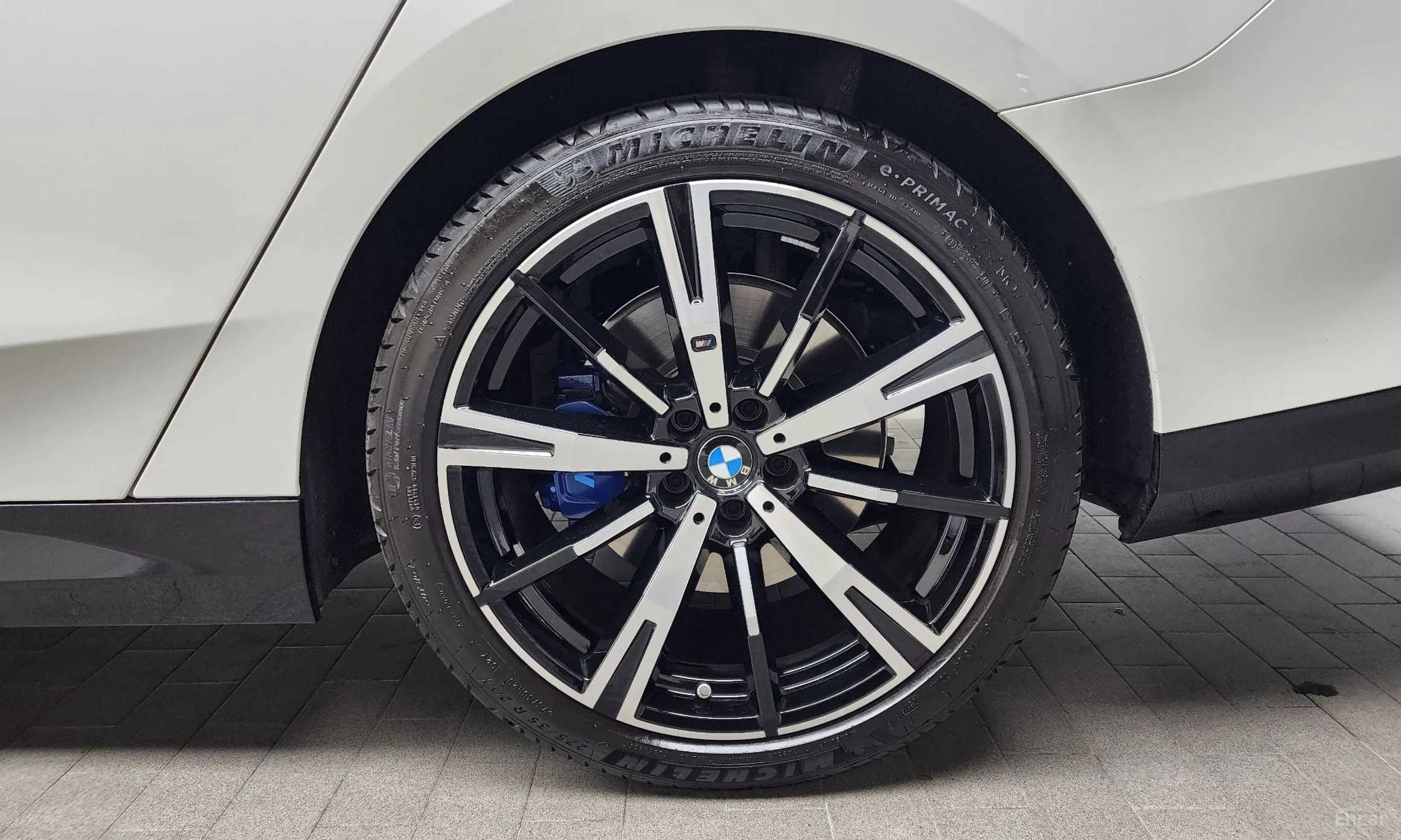 BMW 5 Series (G60) превью 5
