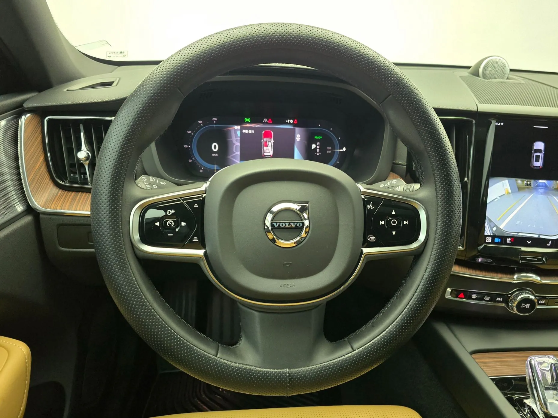 Volvo XC60 Gen 2 превью 13