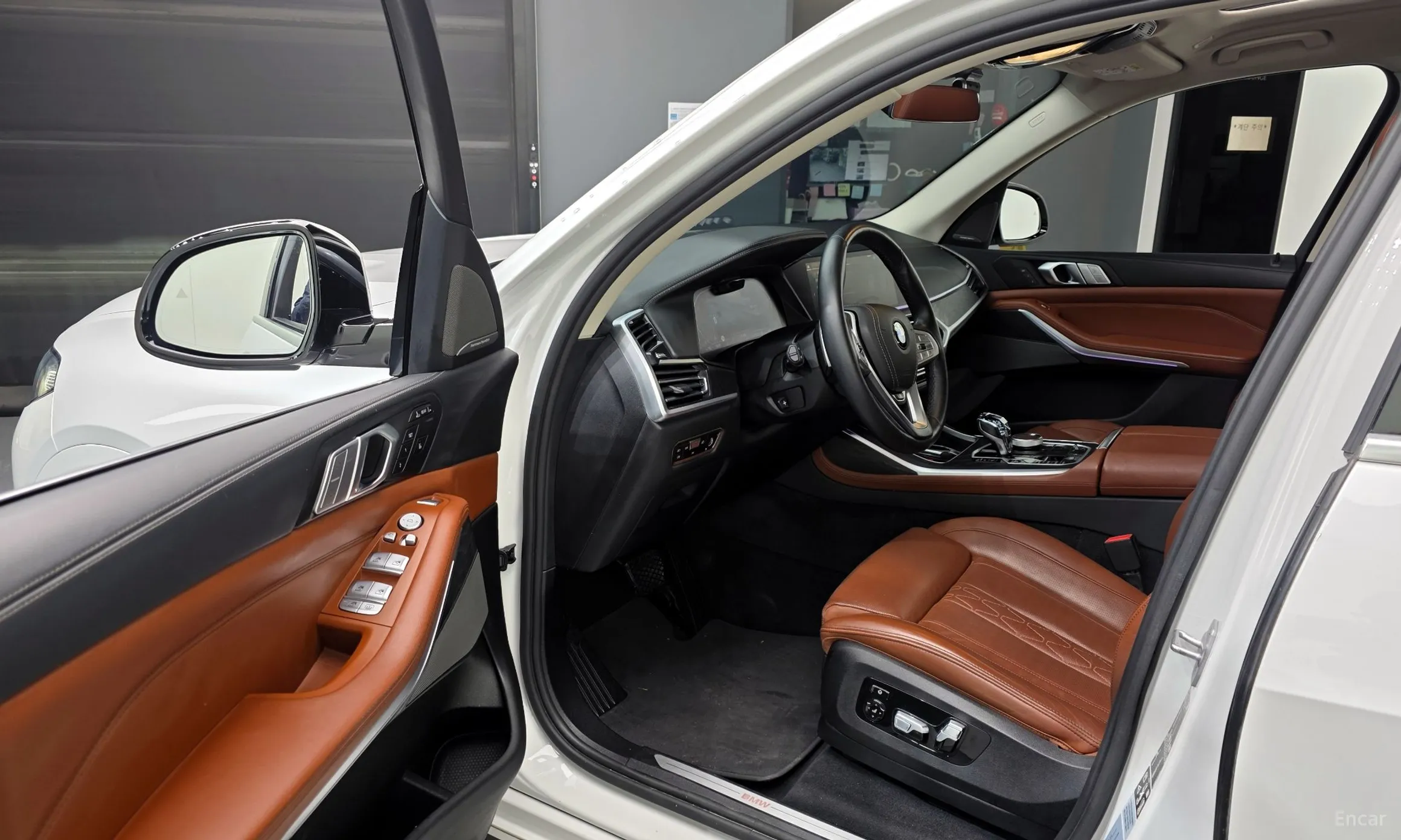 BMW X7 (G07) превью 10