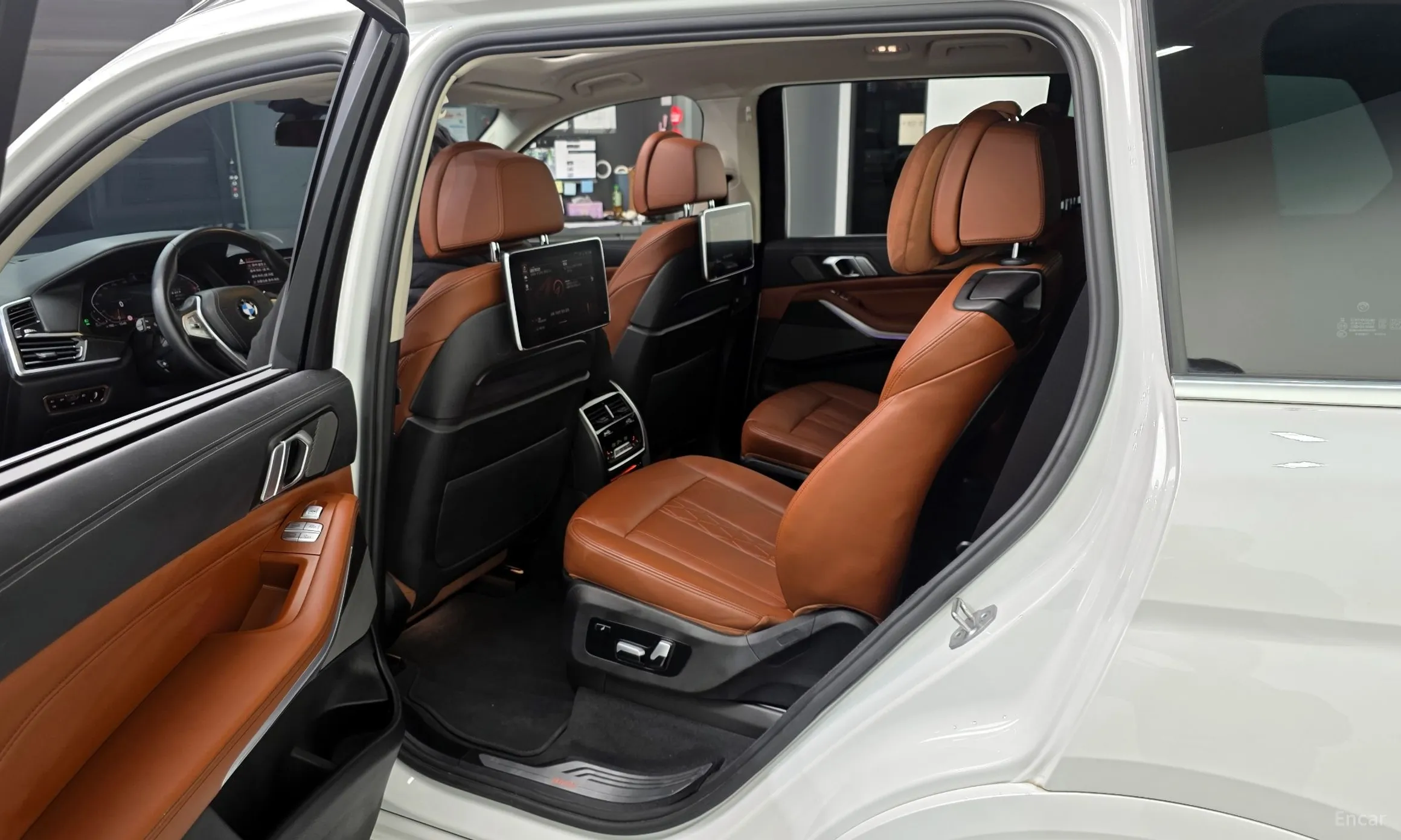 BMW X7 (G07) превью 11