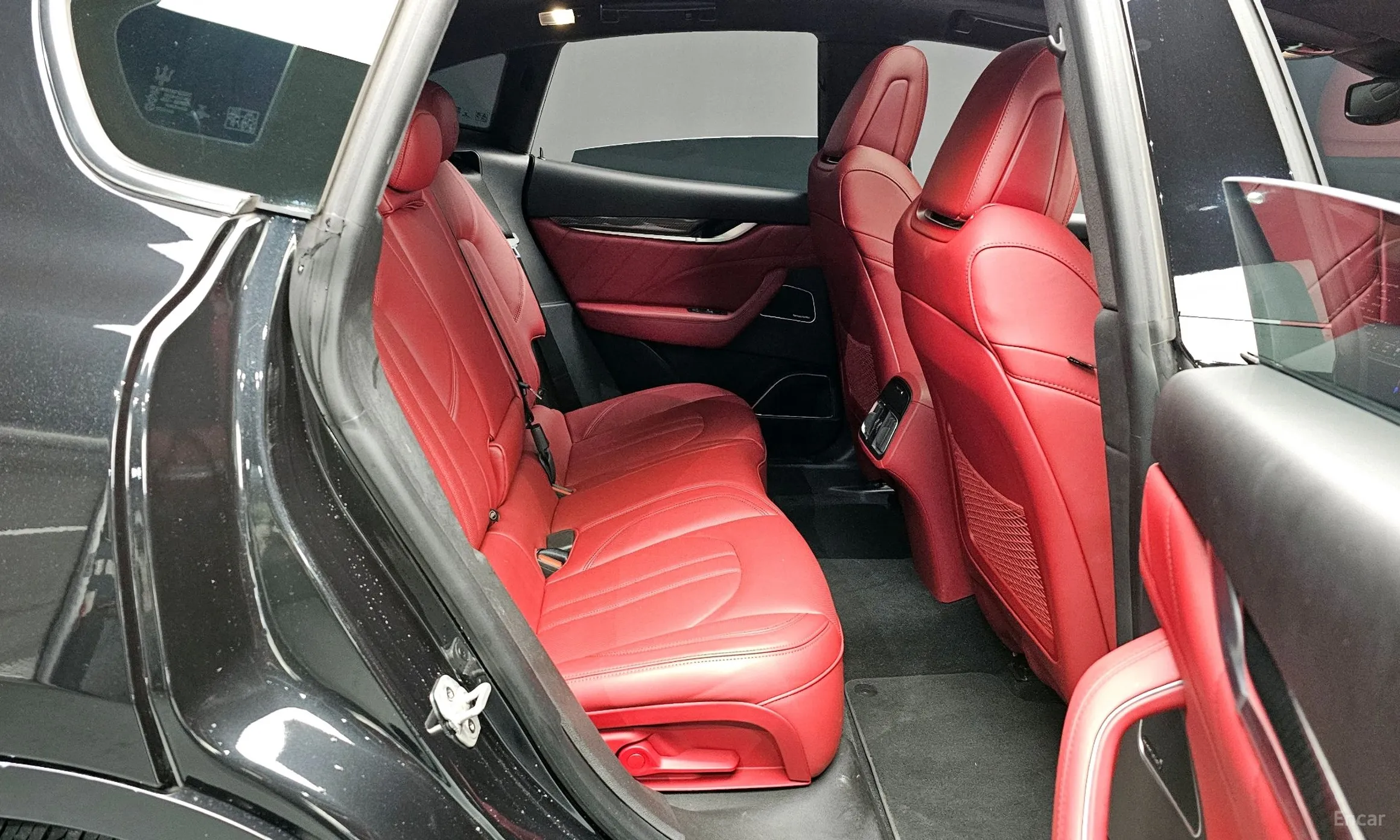 Maserati Levante превью 12