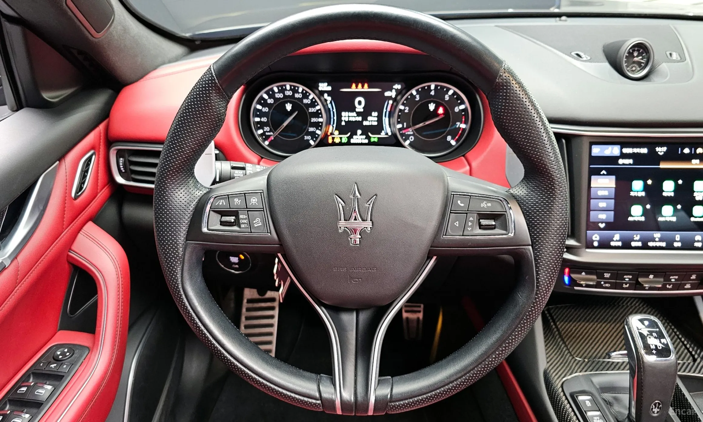 Maserati Levante превью 13