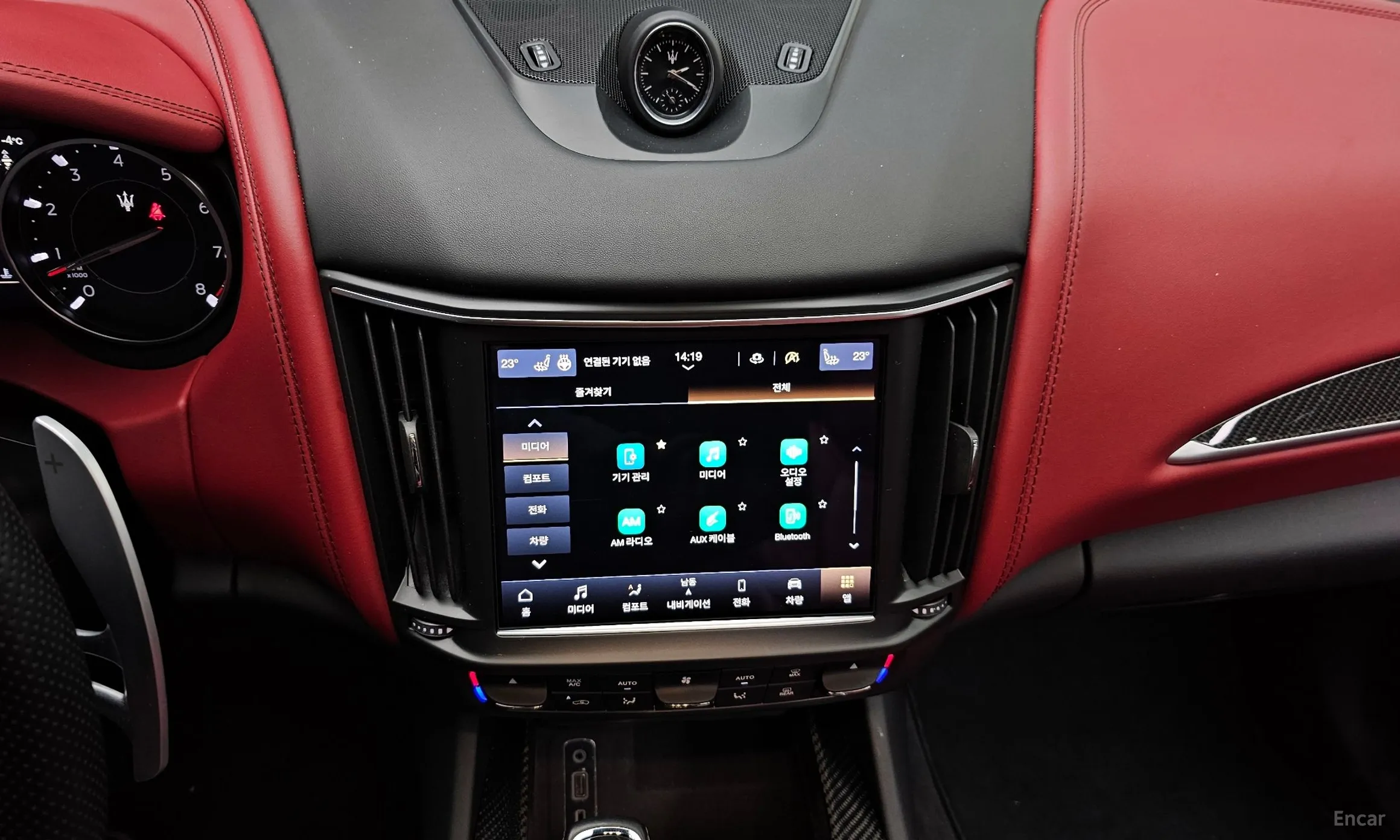 Maserati Levante превью 14