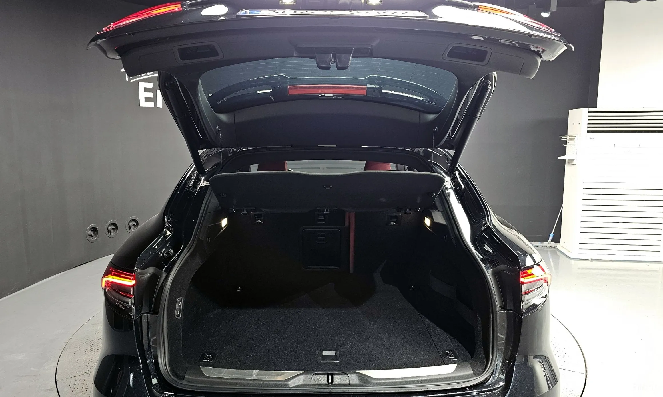 Maserati Levante превью 20