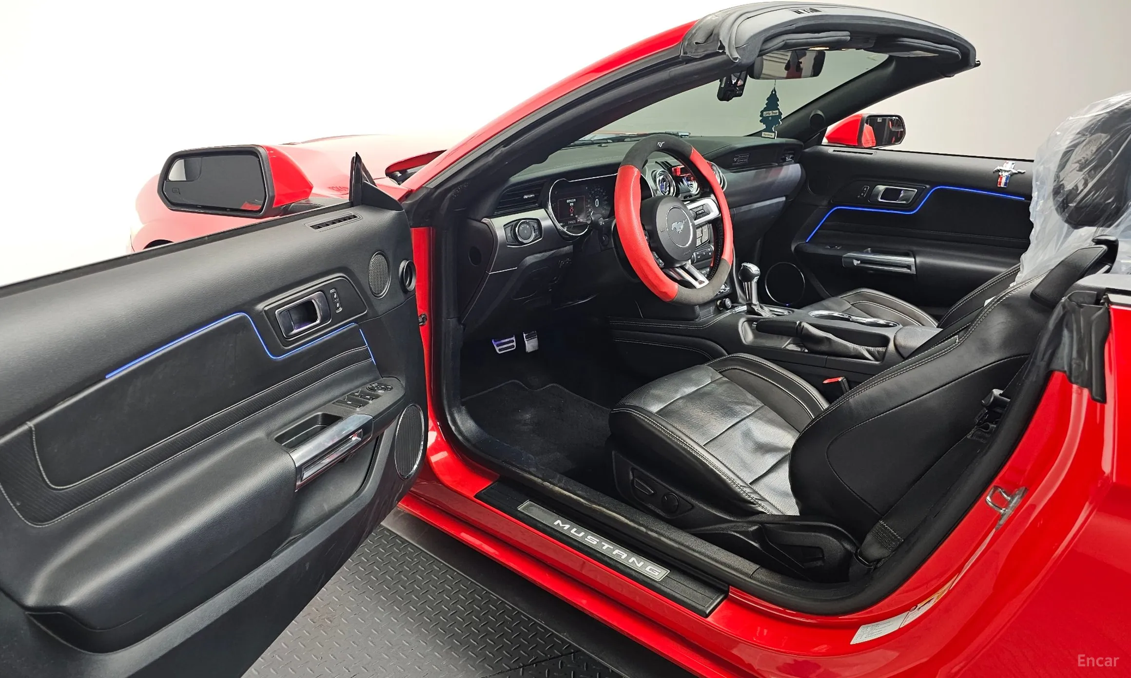 Ford Mustang превью 10