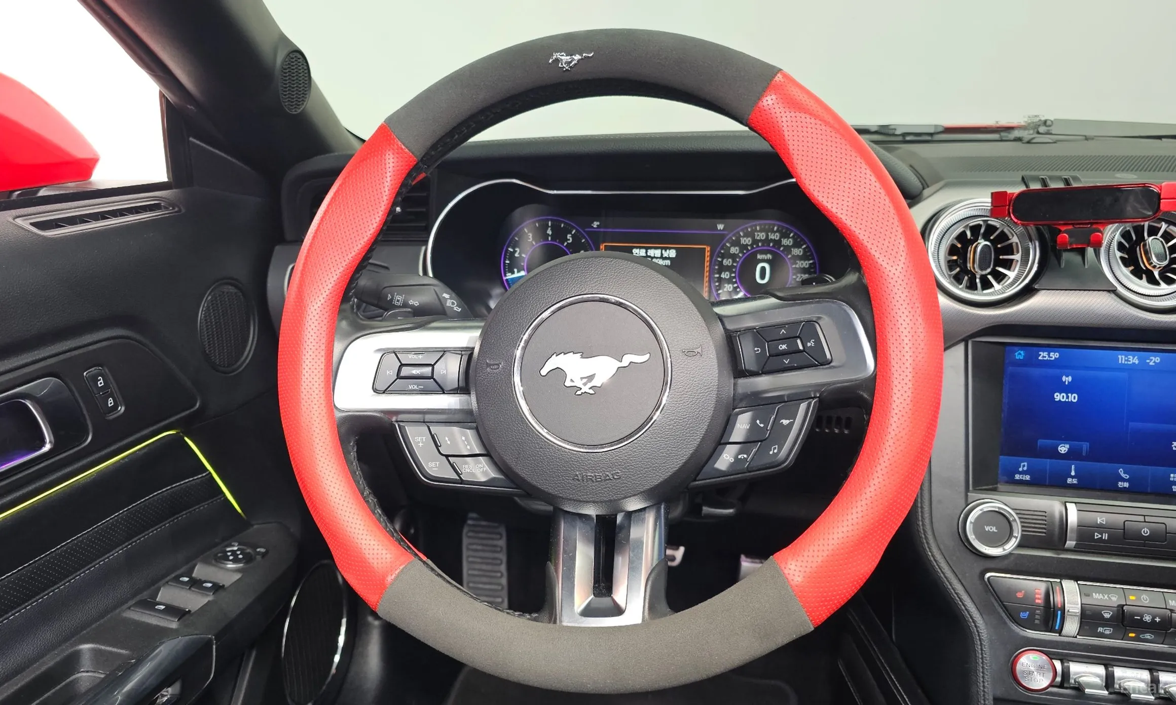 Ford Mustang превью 13