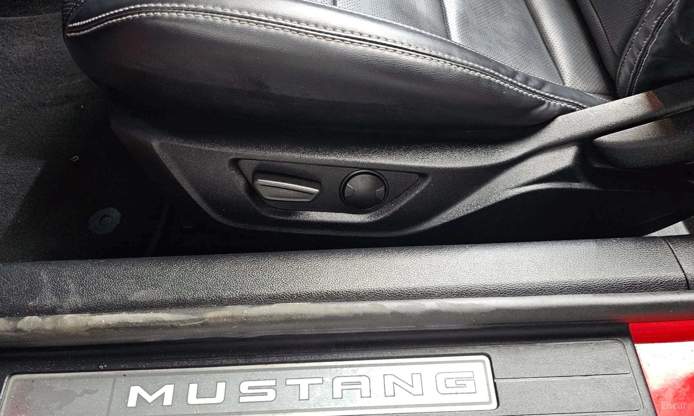 Ford Mustang превью 18