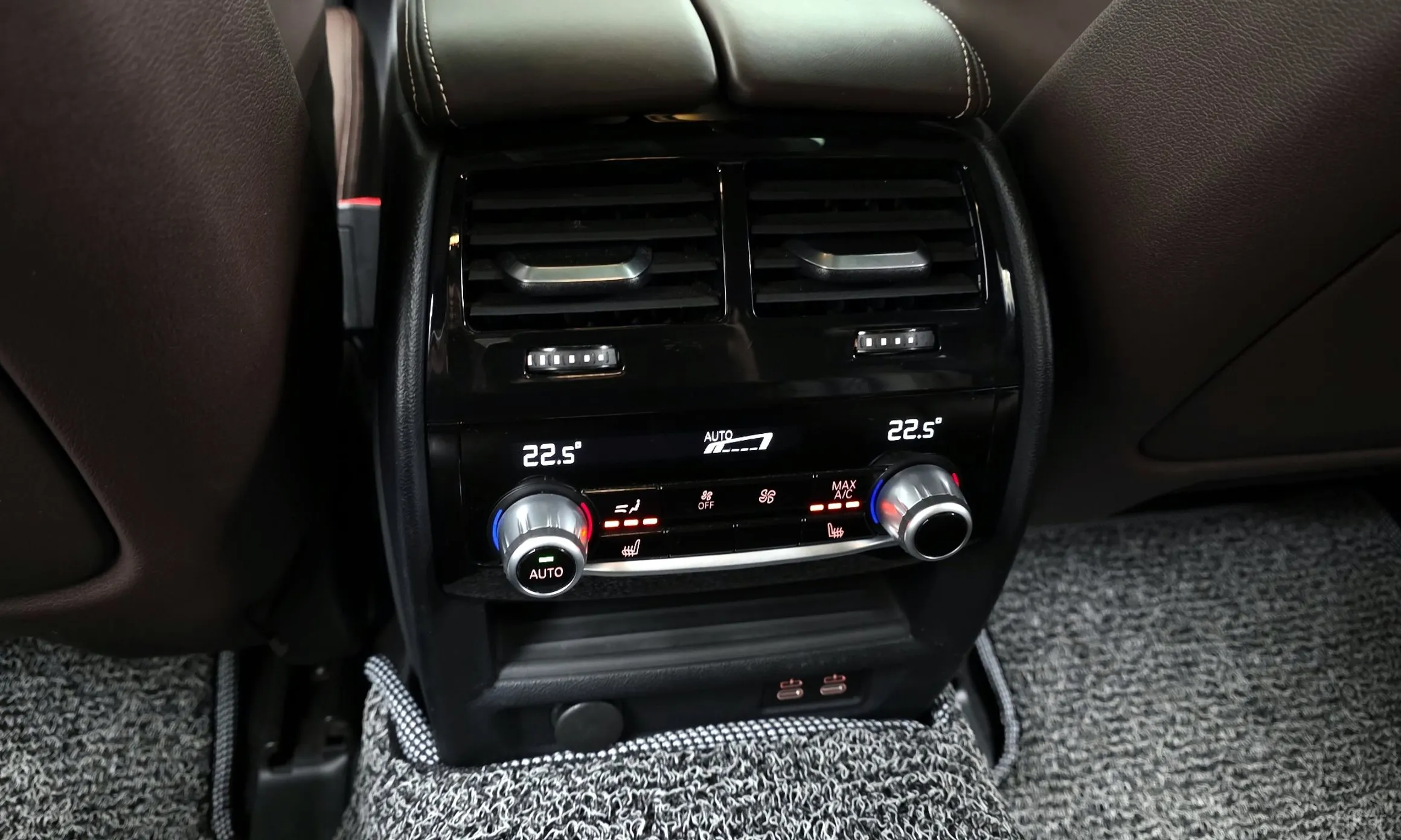 BMW 5 Series (G30) превью 18