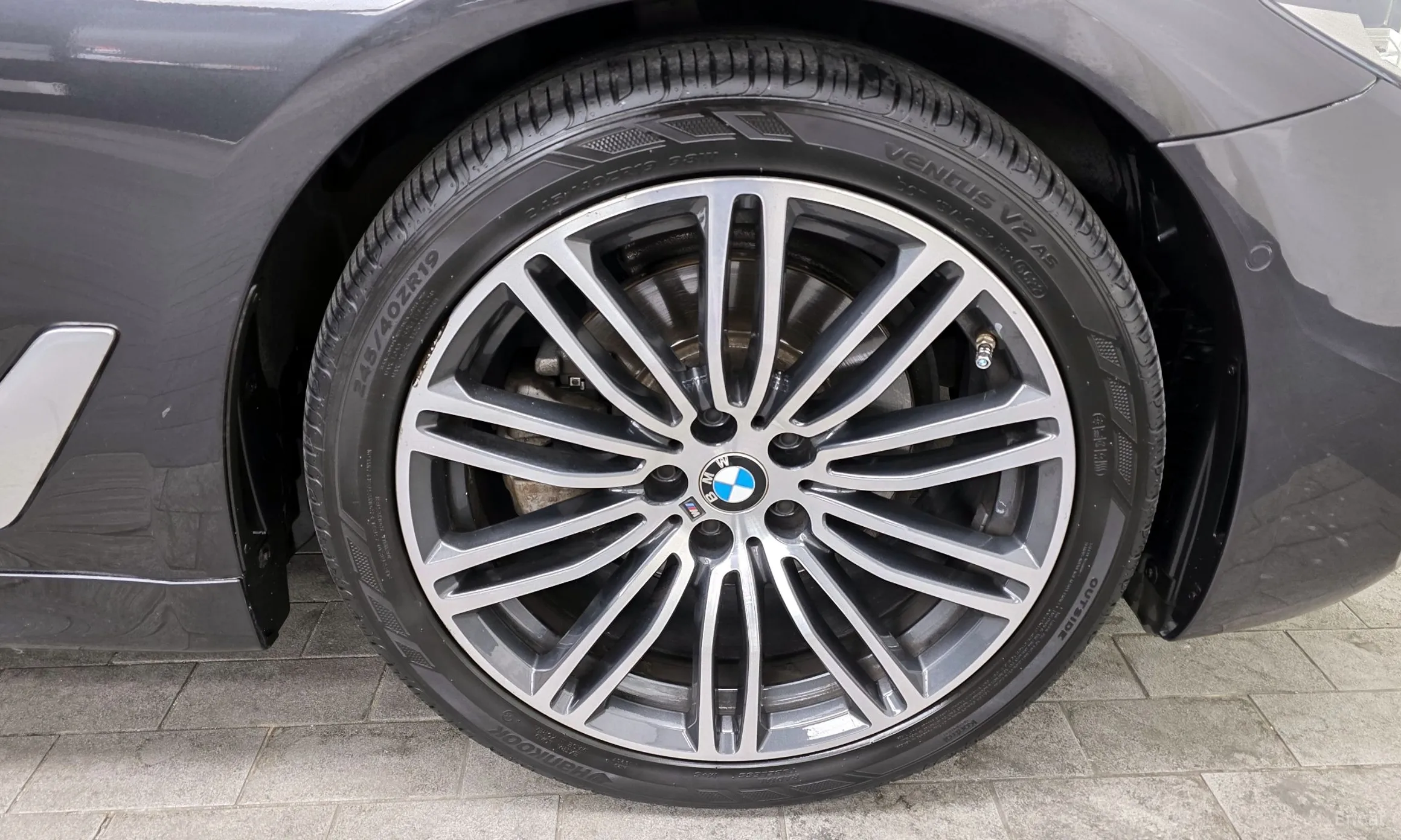 BMW 5 Series (G30) превью 5