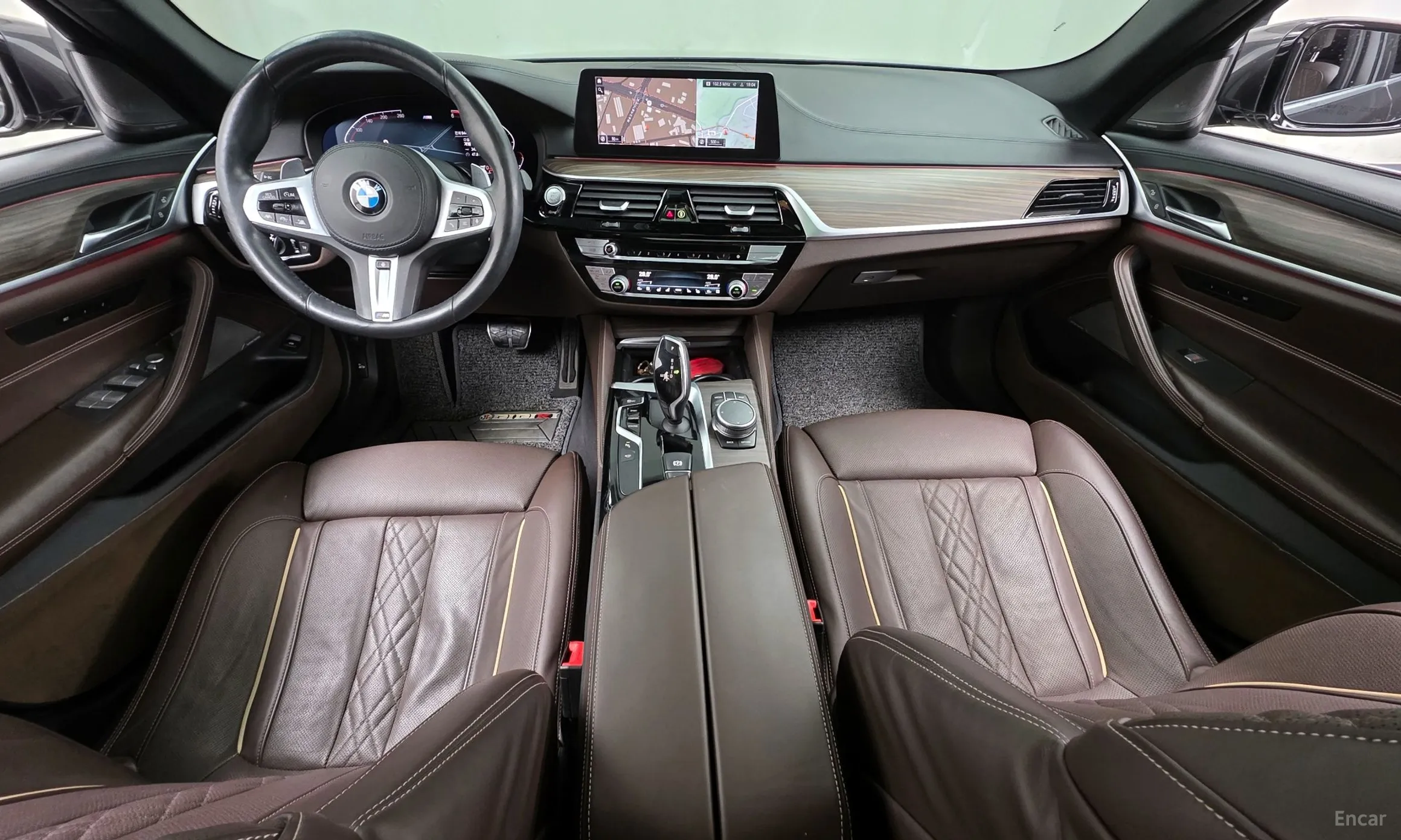 BMW 5 Series (G30) превью 7