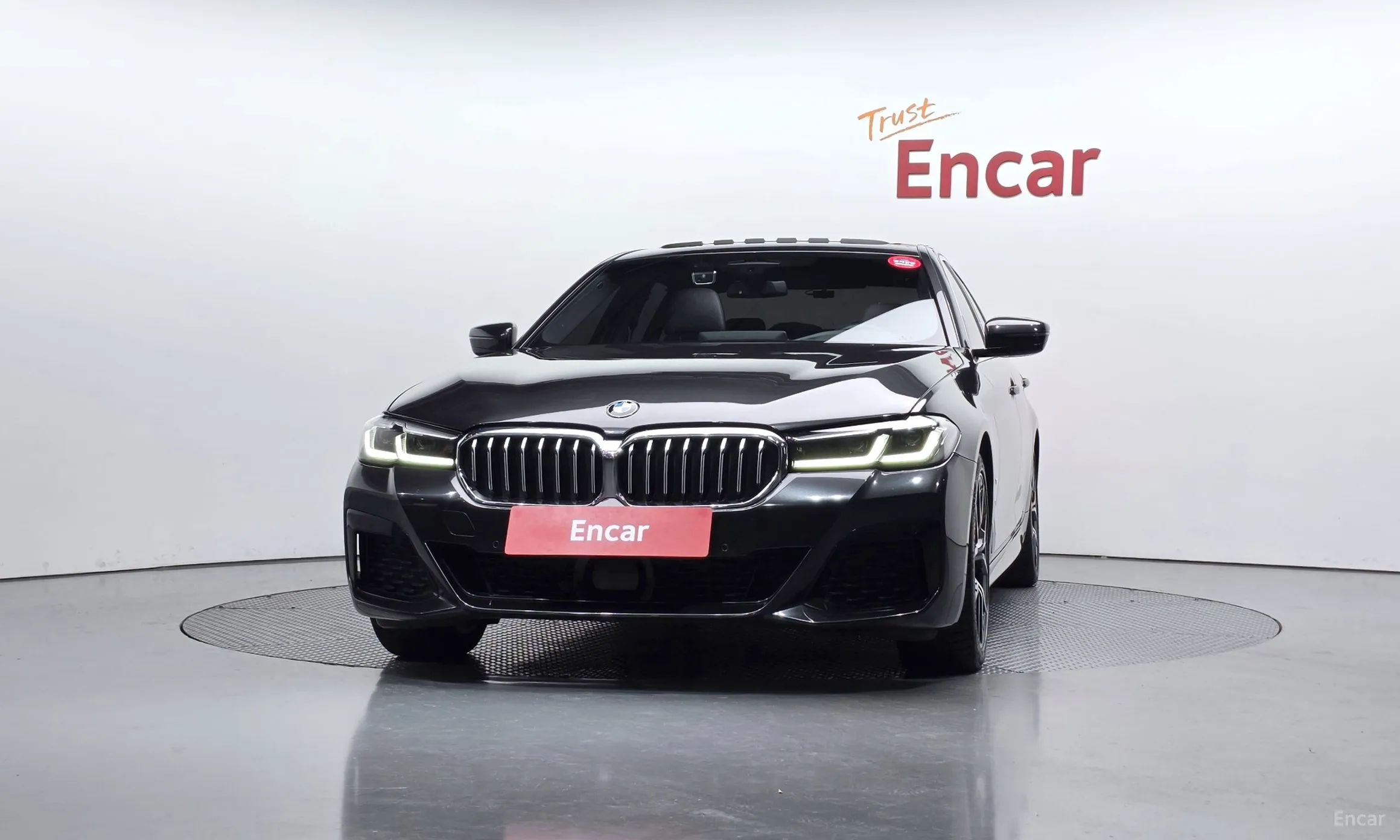 BMW 5 Series (G30) превью 3