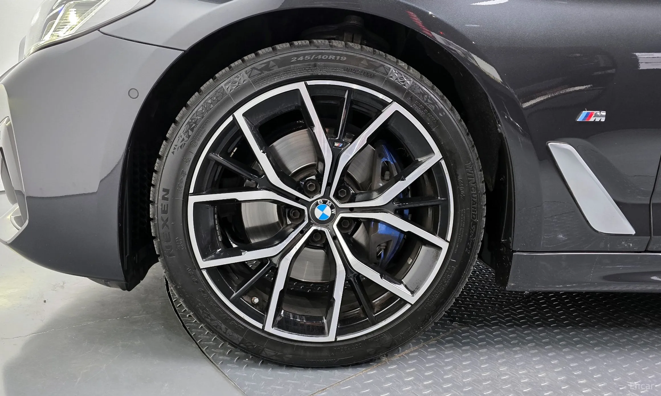 BMW 5 Series (G30) превью 5