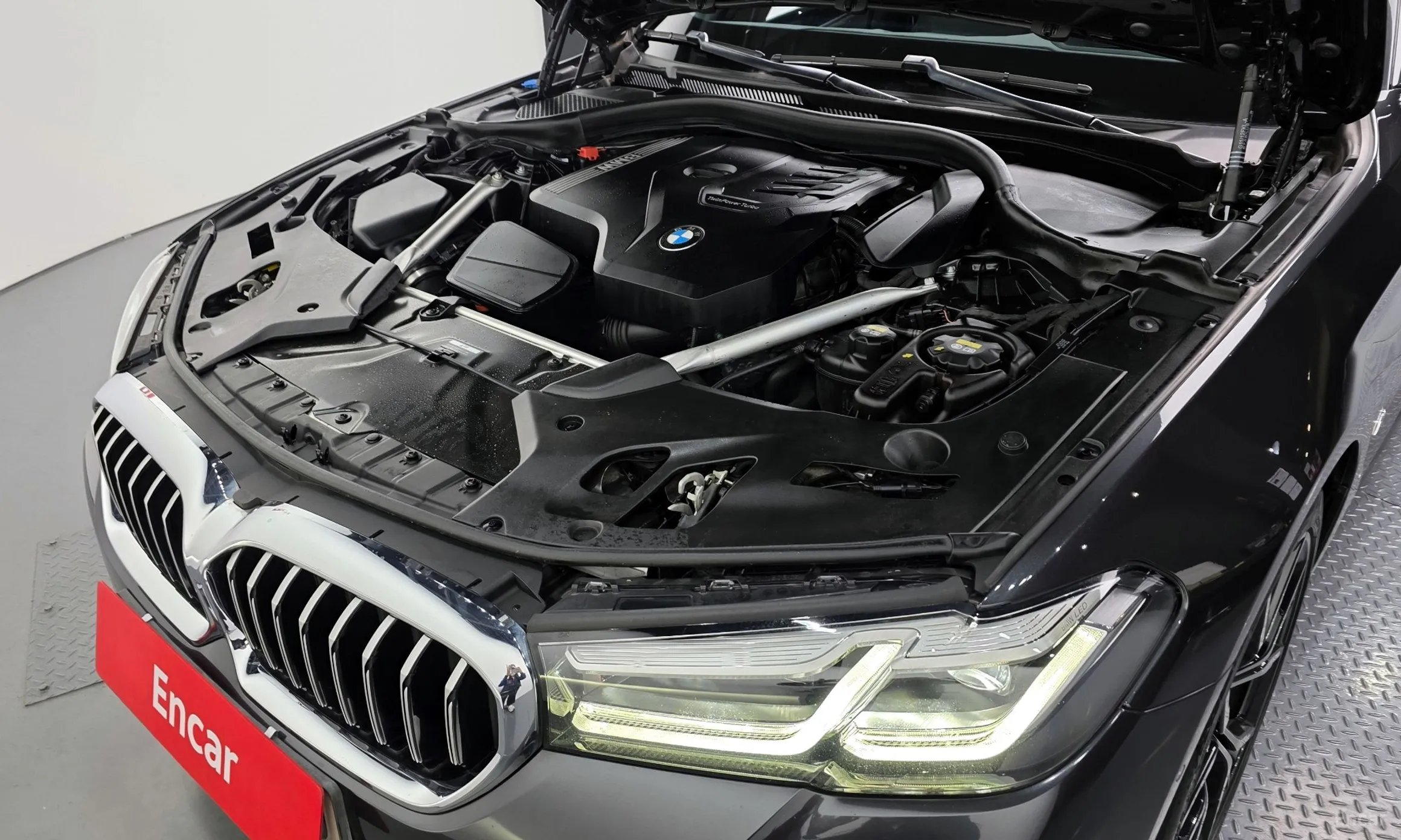 BMW 5 Series (G30) превью 6