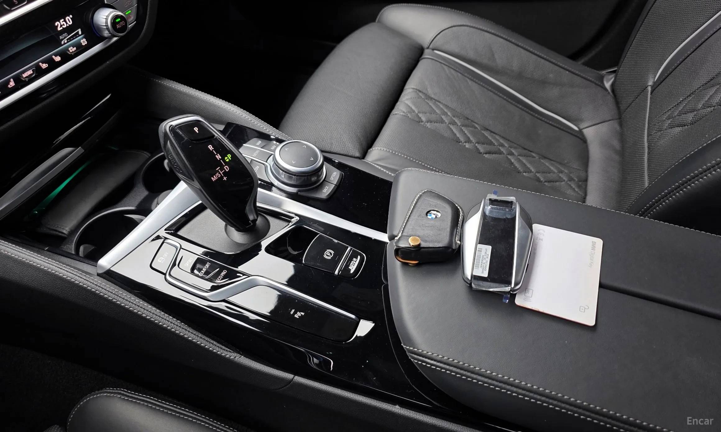 BMW 5 Series (G30) превью 9