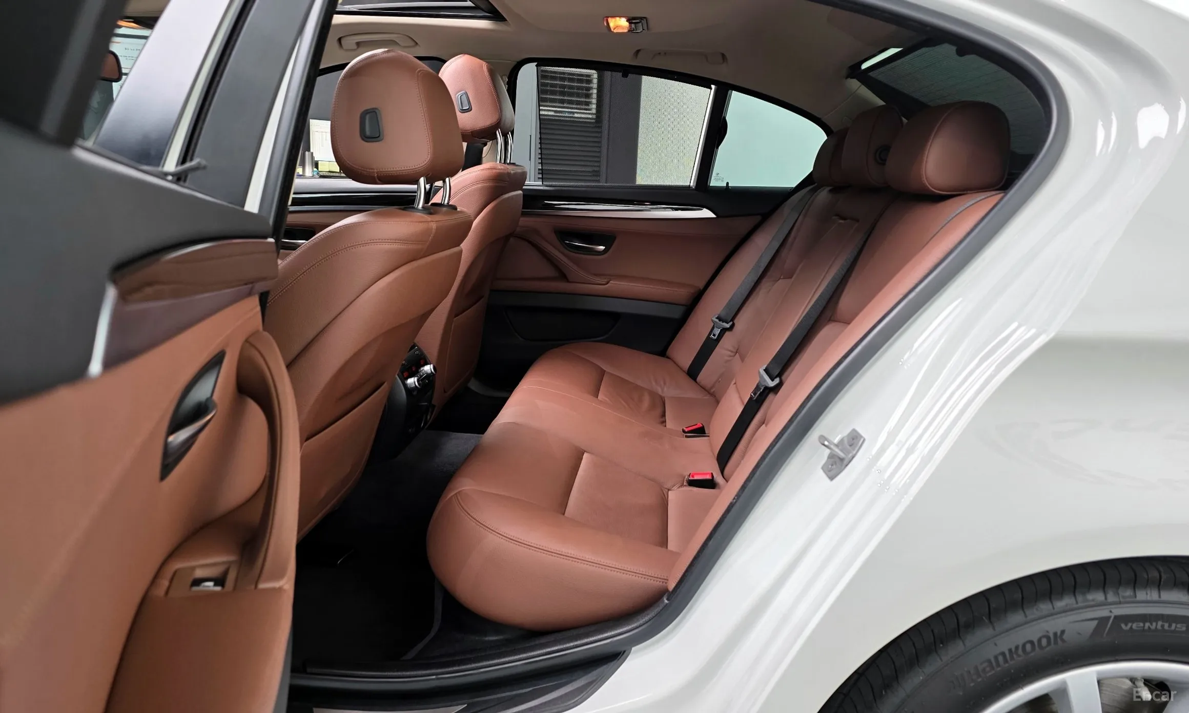BMW 5 Series (F10) превью 12