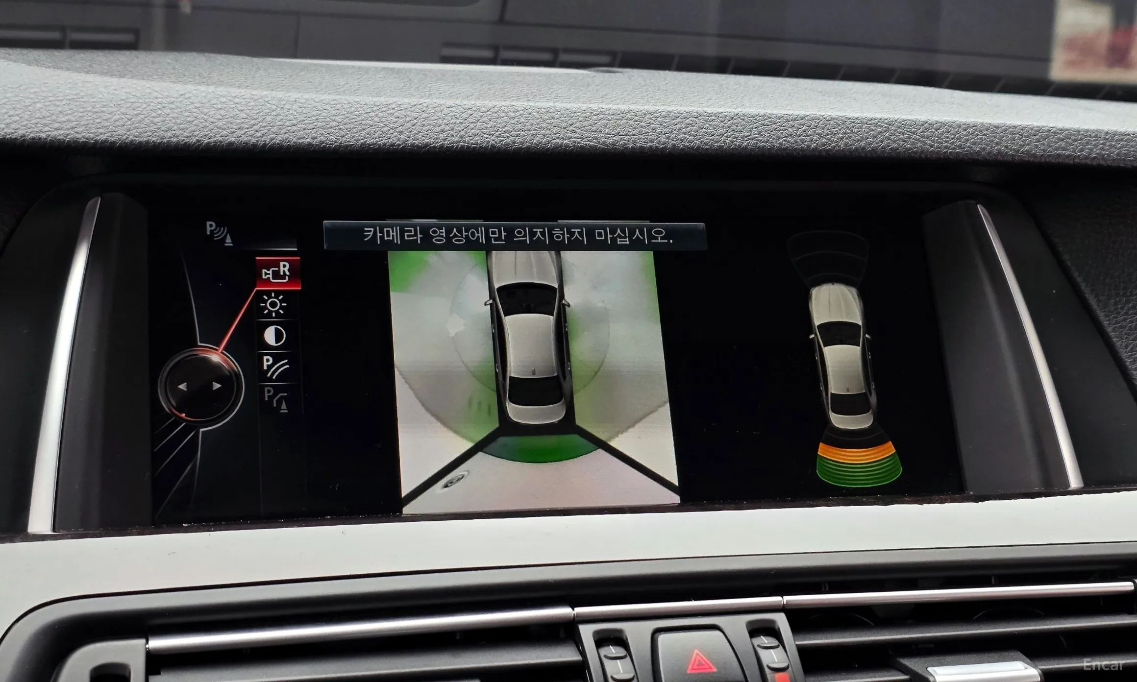 BMW 5 Series (F10) превью 15