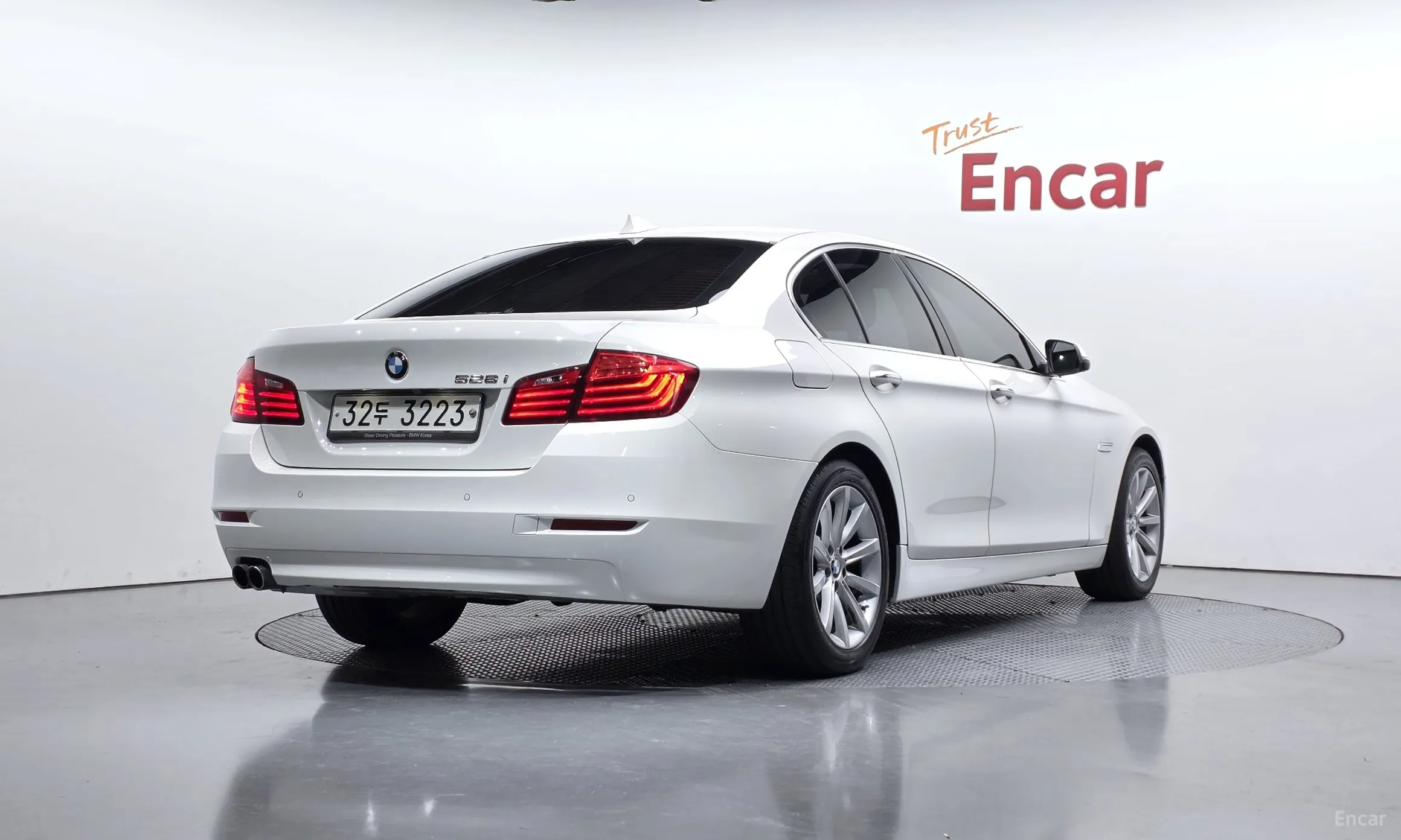 BMW 5 Series (F10) превью 2
