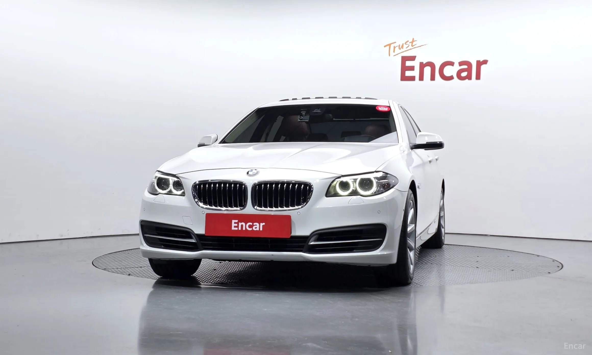 BMW 5 Series (F10) превью 3