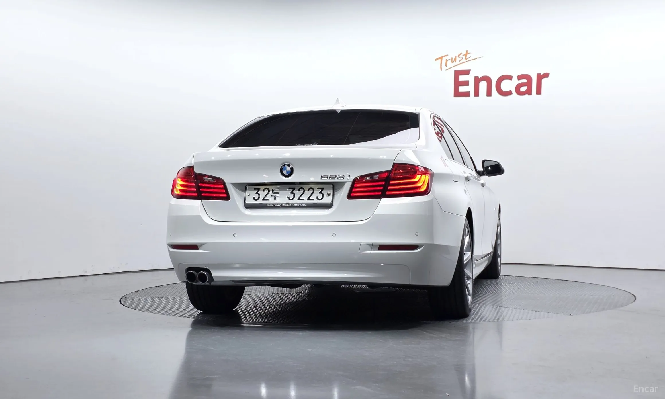 BMW 5 Series (F10) превью 4