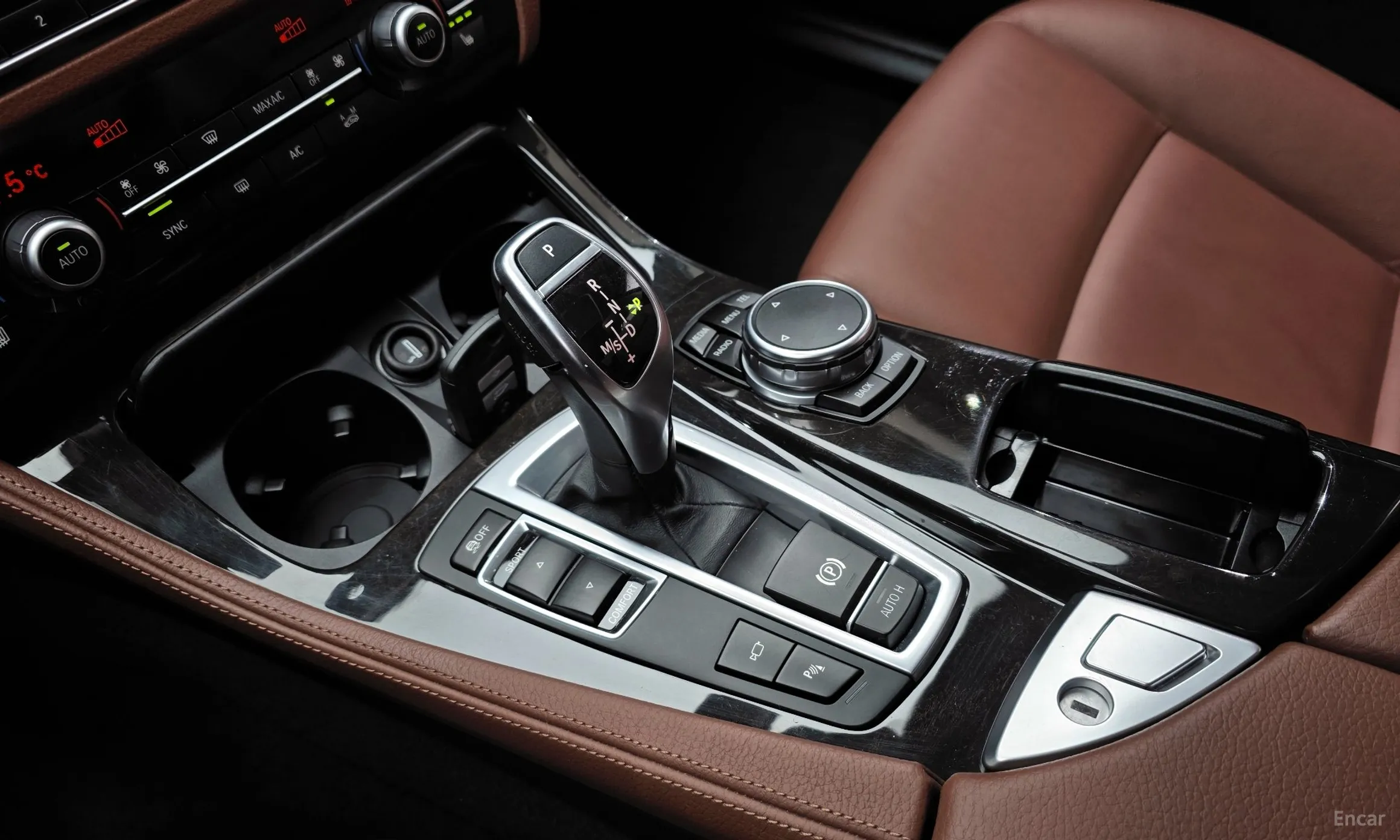 BMW 5 Series (F10) превью 9