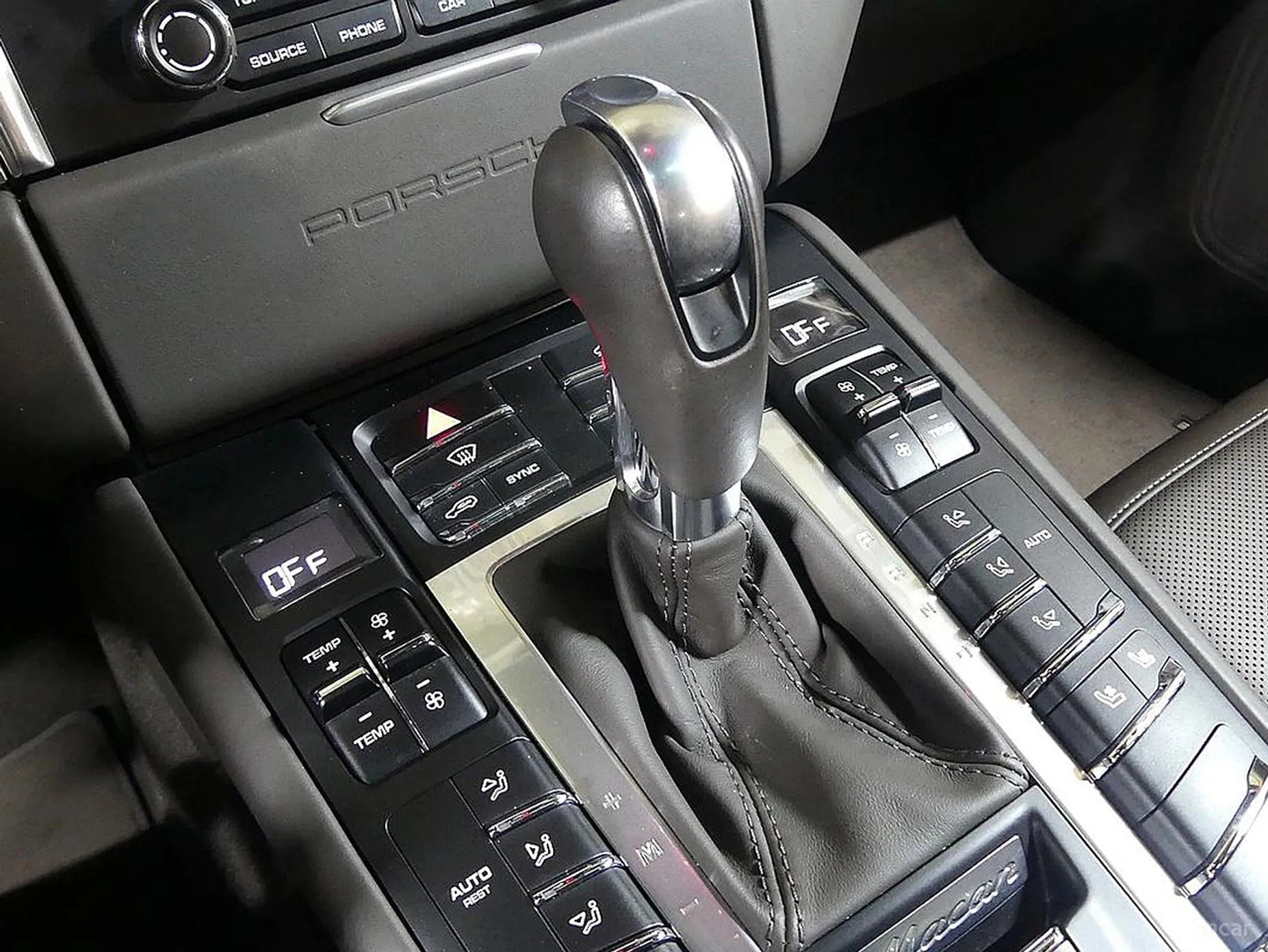 Porsche Macan превью 14